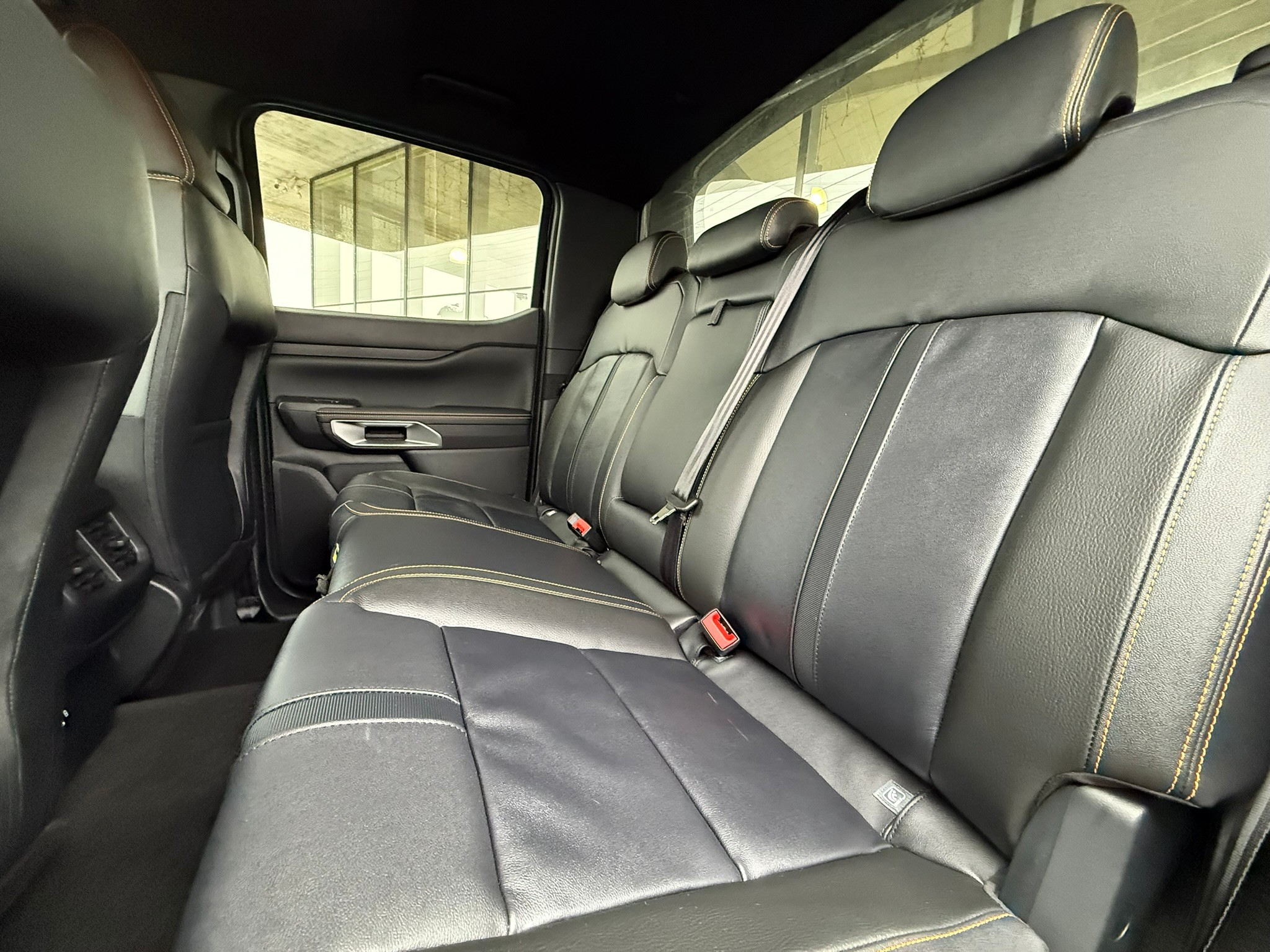 listing desktop thumbnail image 7