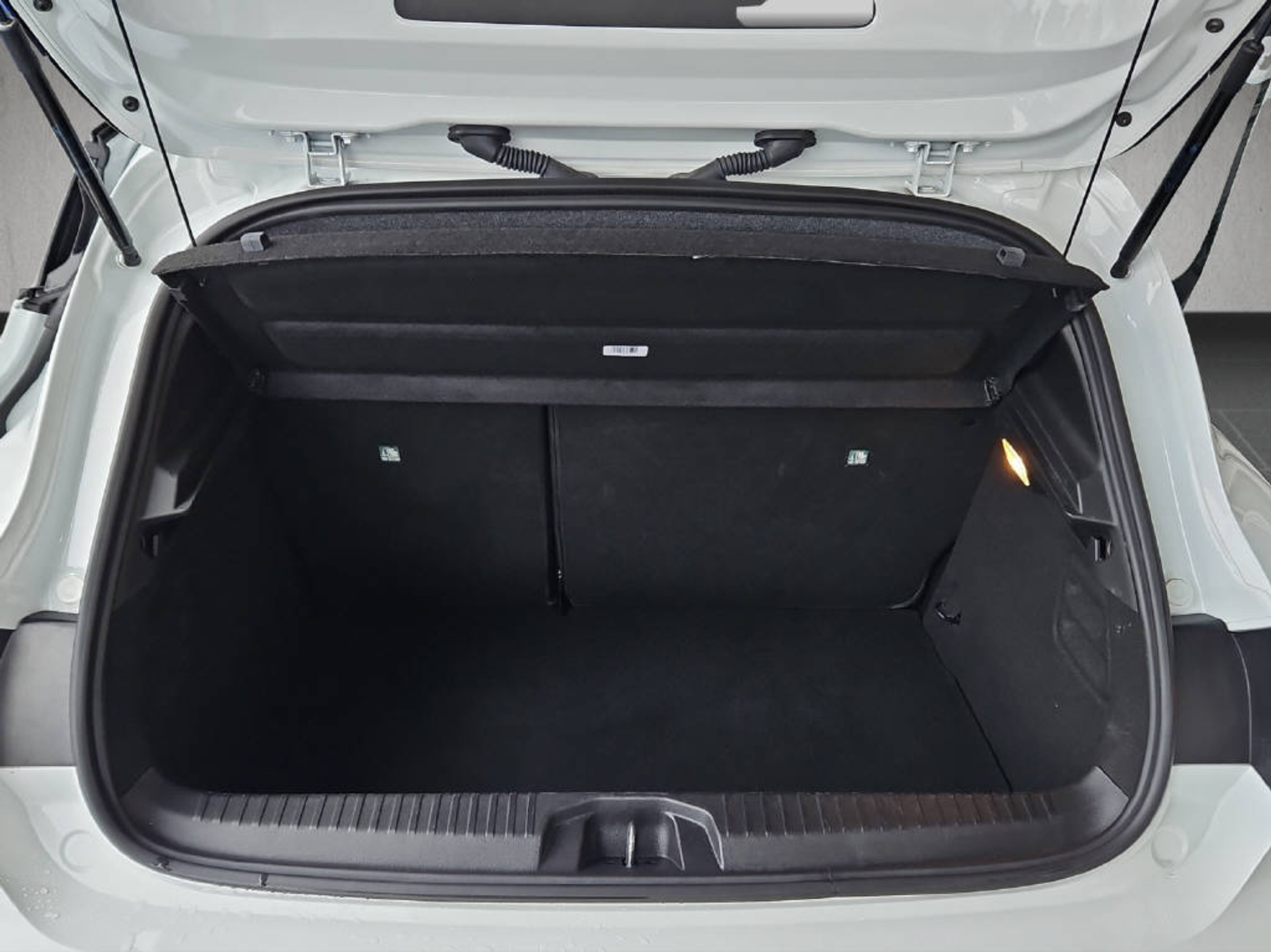 listing desktop thumbnail image 9