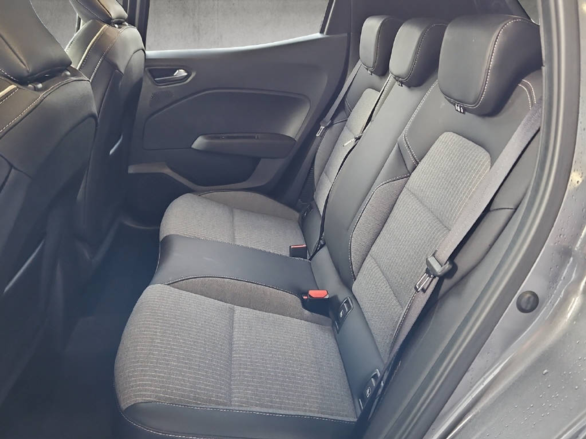 listing desktop thumbnail image 5