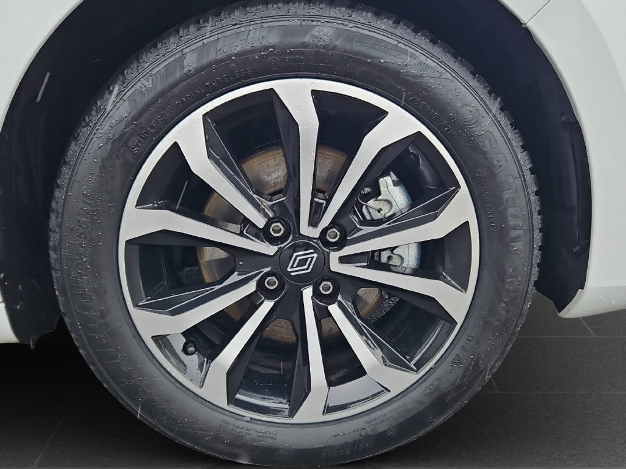 listing desktop thumbnail image 10