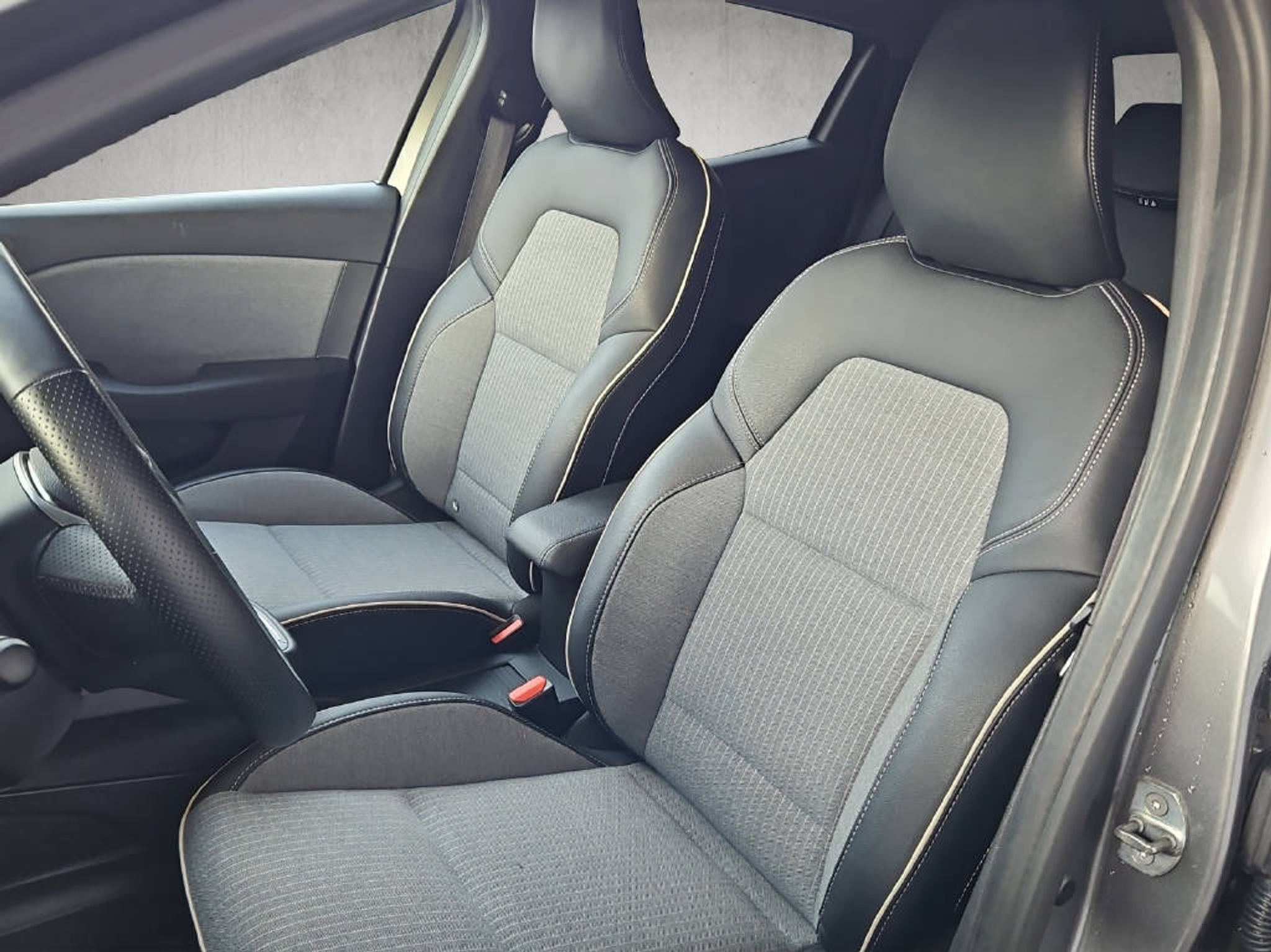 listing desktop thumbnail image 4