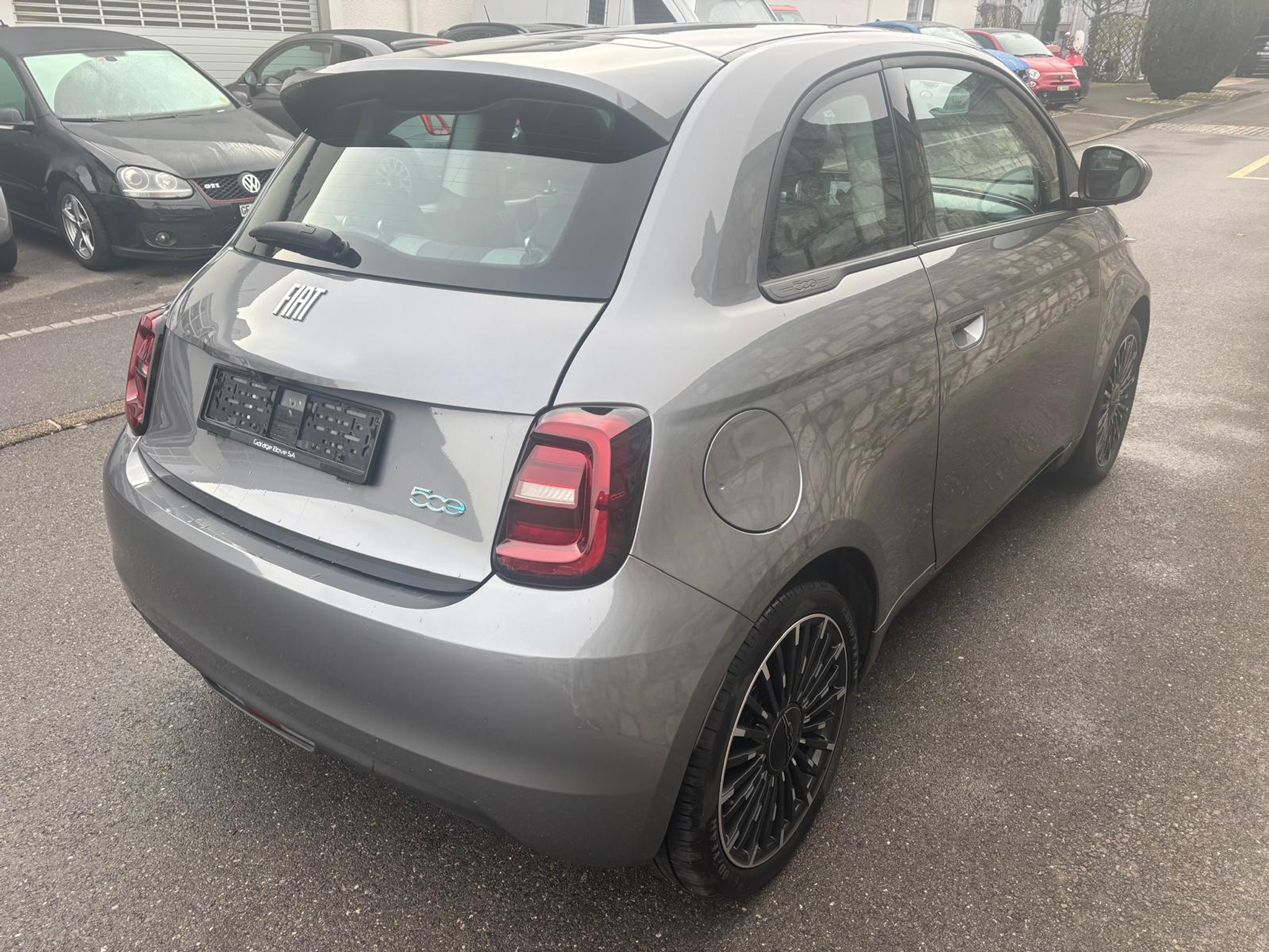 listing desktop thumbnail image 1