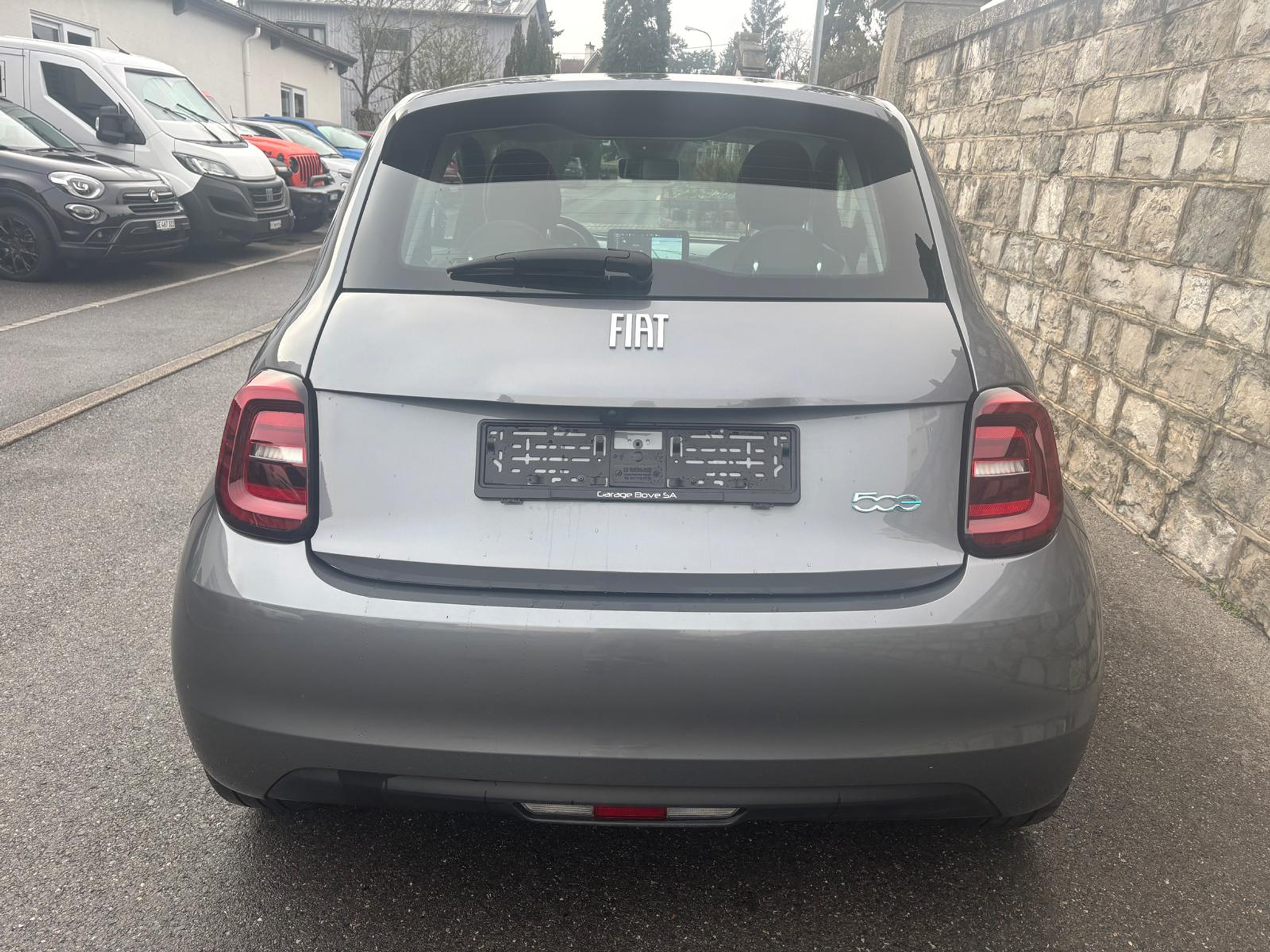 listing desktop thumbnail image 4