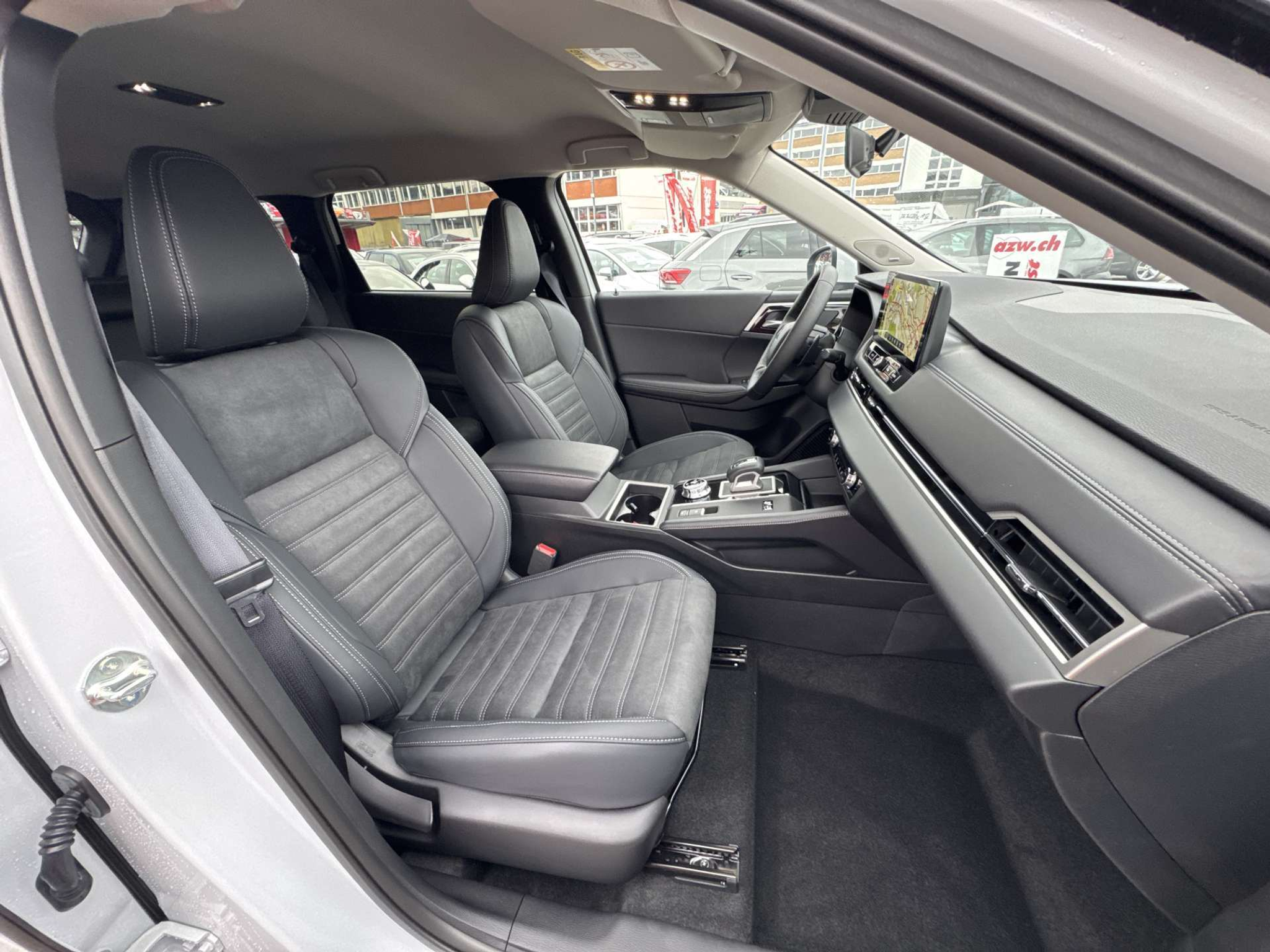 listing desktop thumbnail image 11