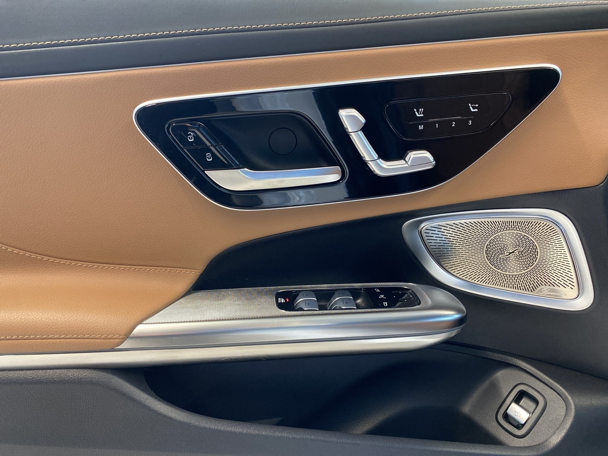 listing desktop thumbnail image 13