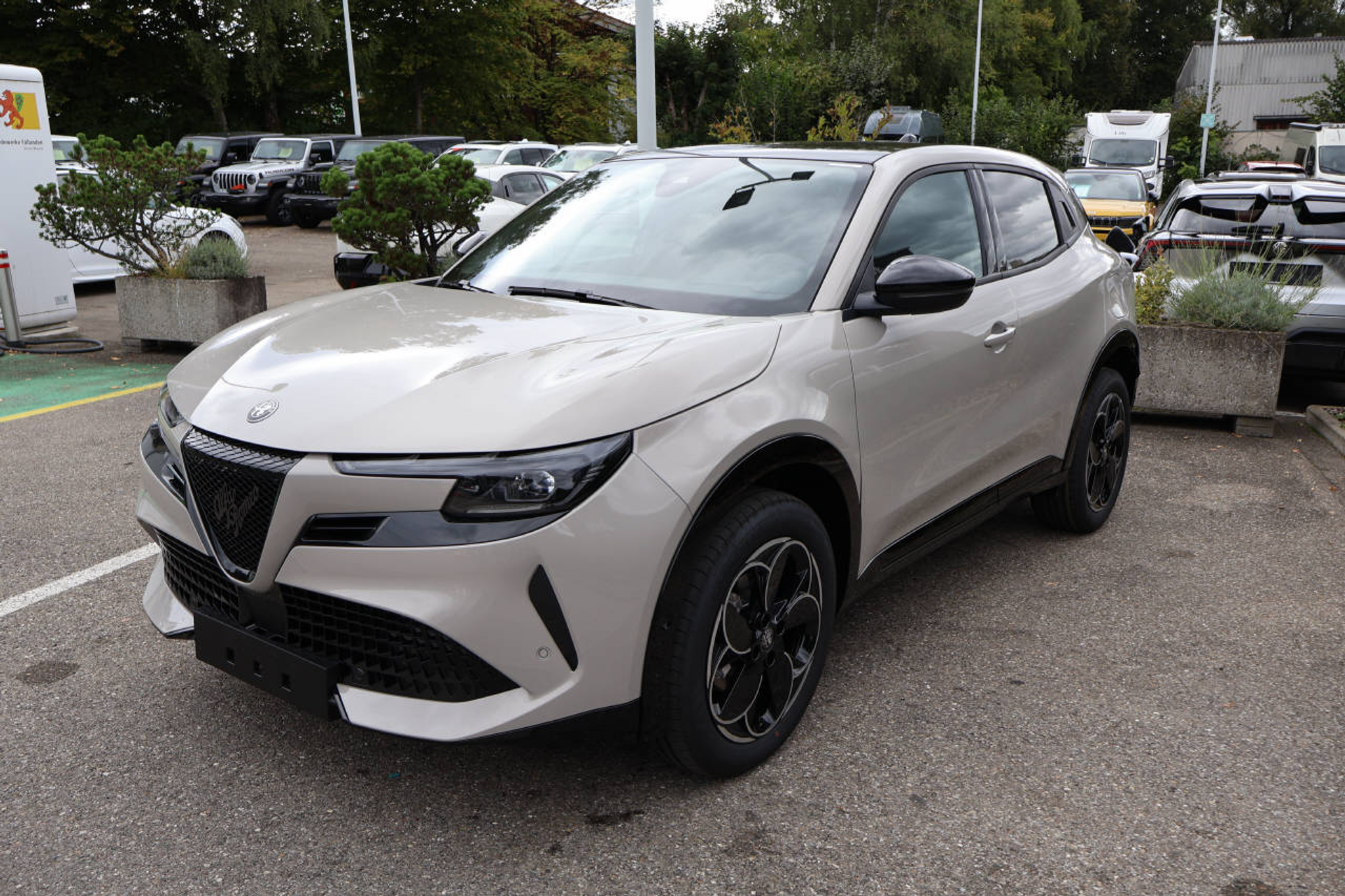 listing desktop thumbnail image 1