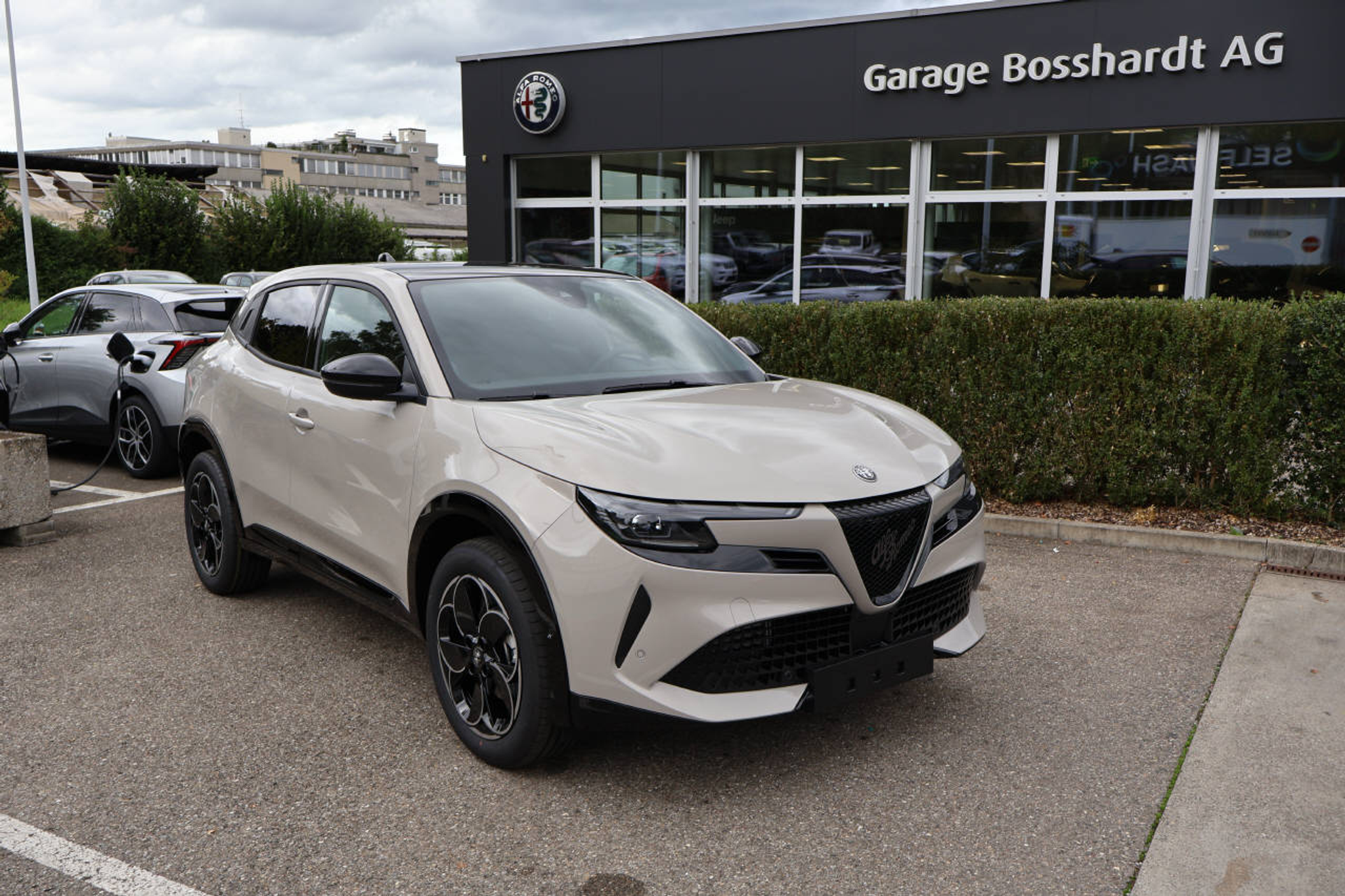 listing desktop thumbnail image 7