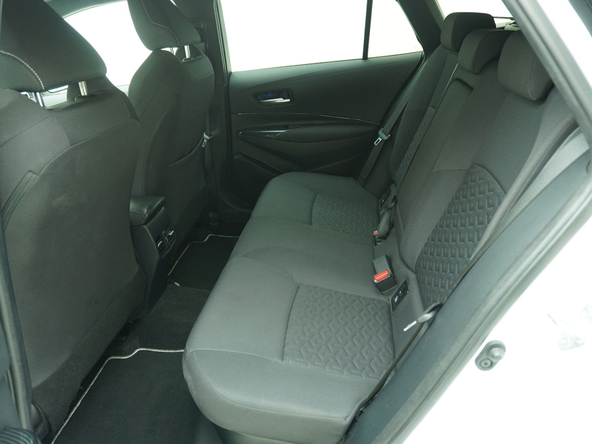 listing desktop thumbnail image 9