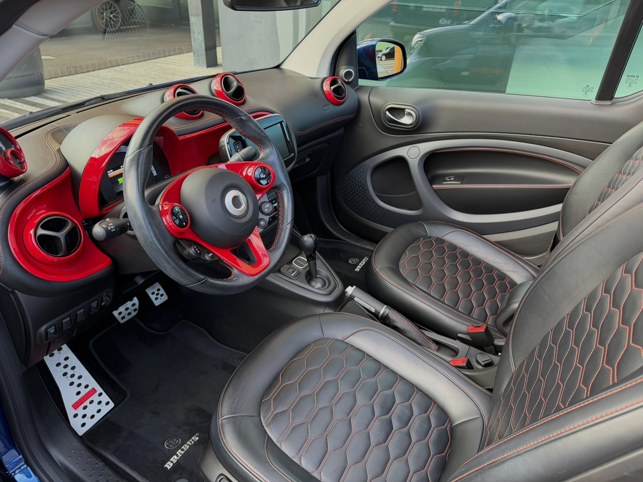 listing desktop thumbnail image 12