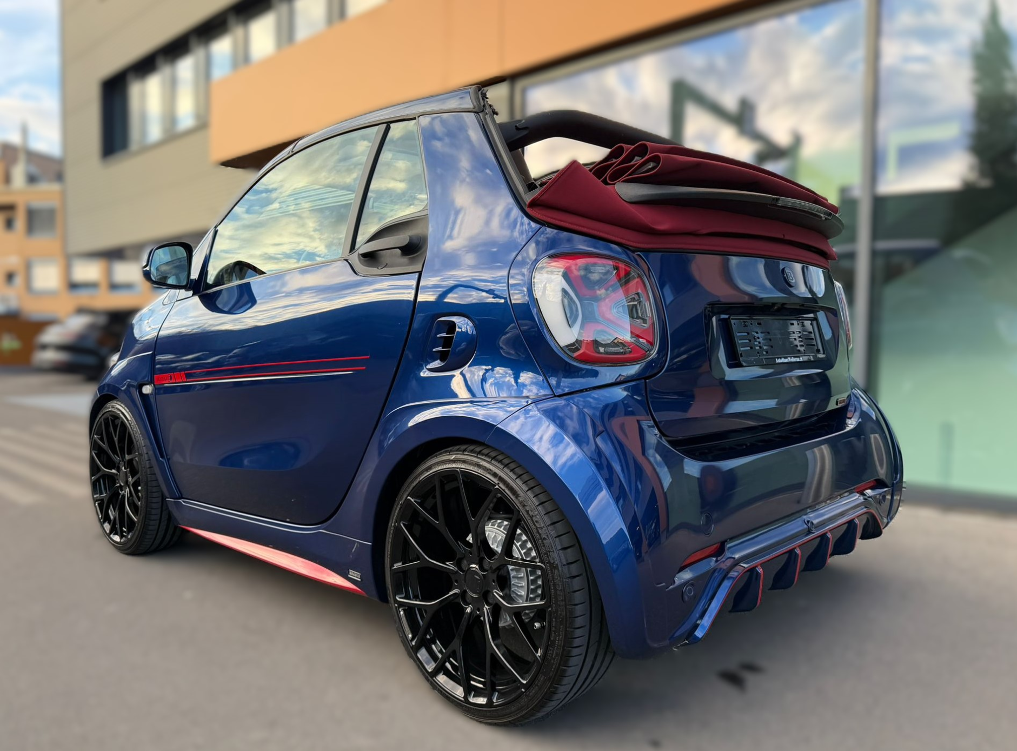 listing desktop thumbnail image 3