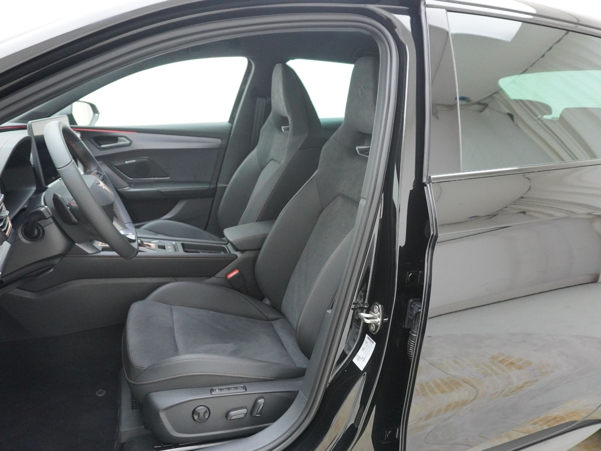 listing desktop thumbnail image 10