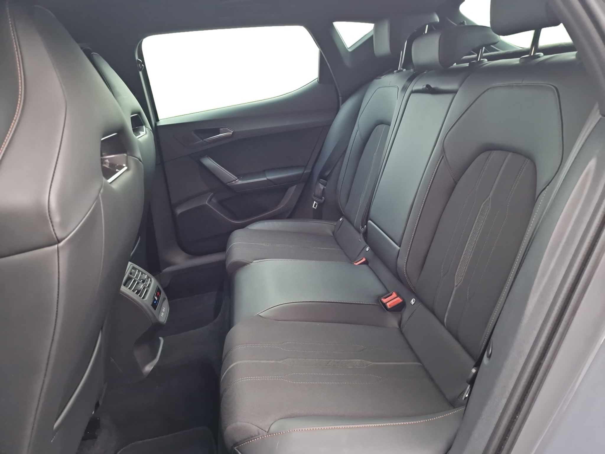 listing desktop thumbnail image 23