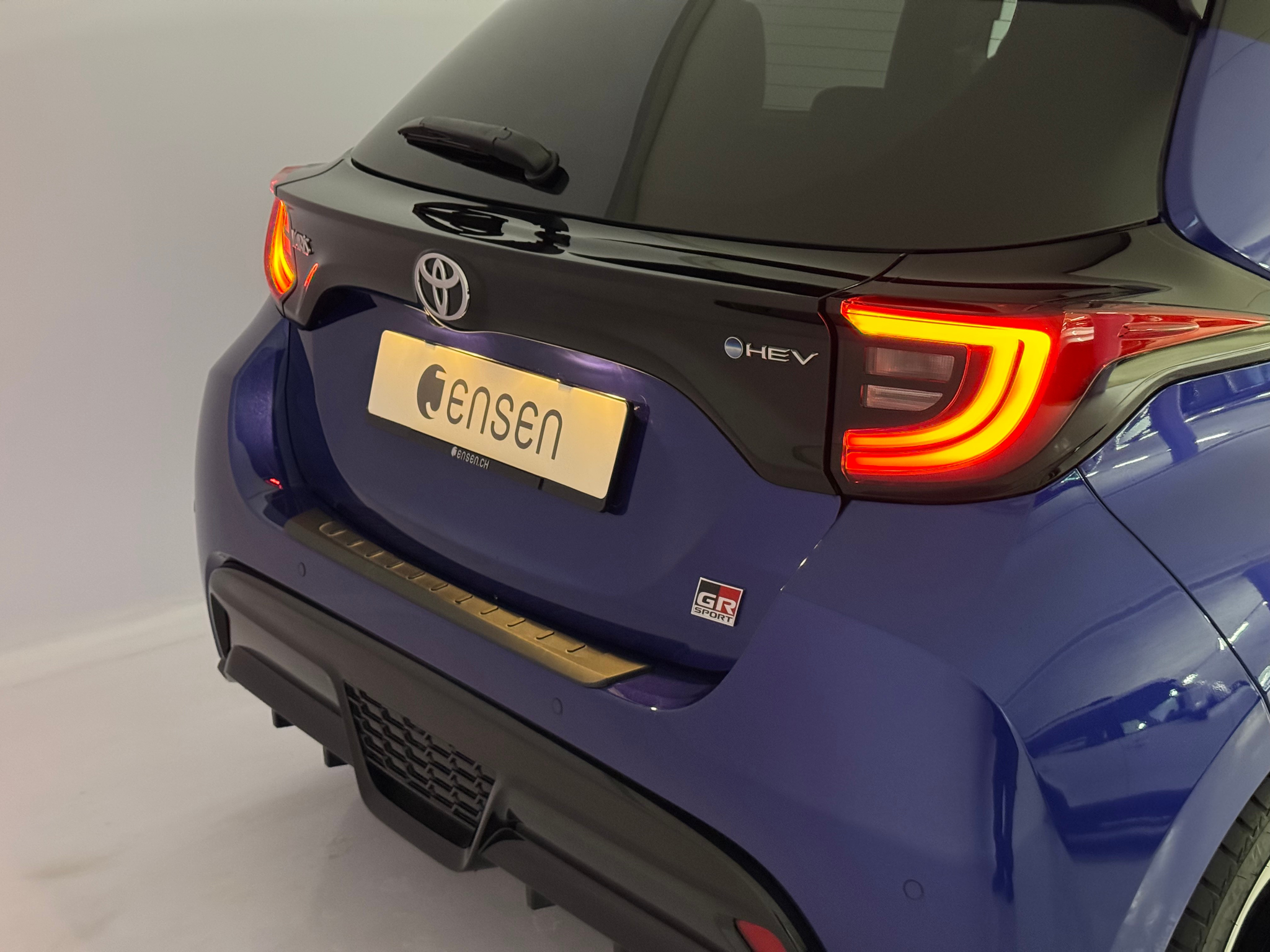 listing desktop thumbnail image 14