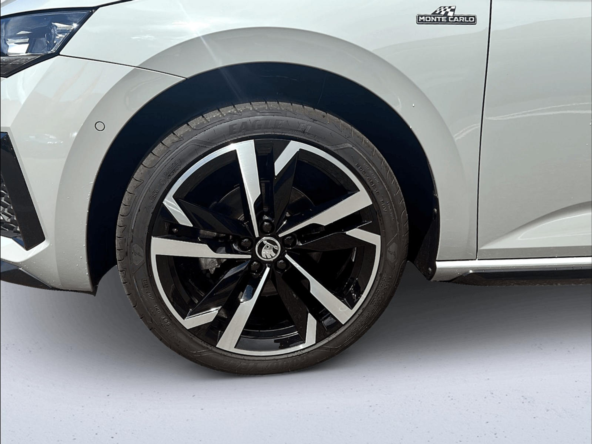 listing desktop thumbnail image 8