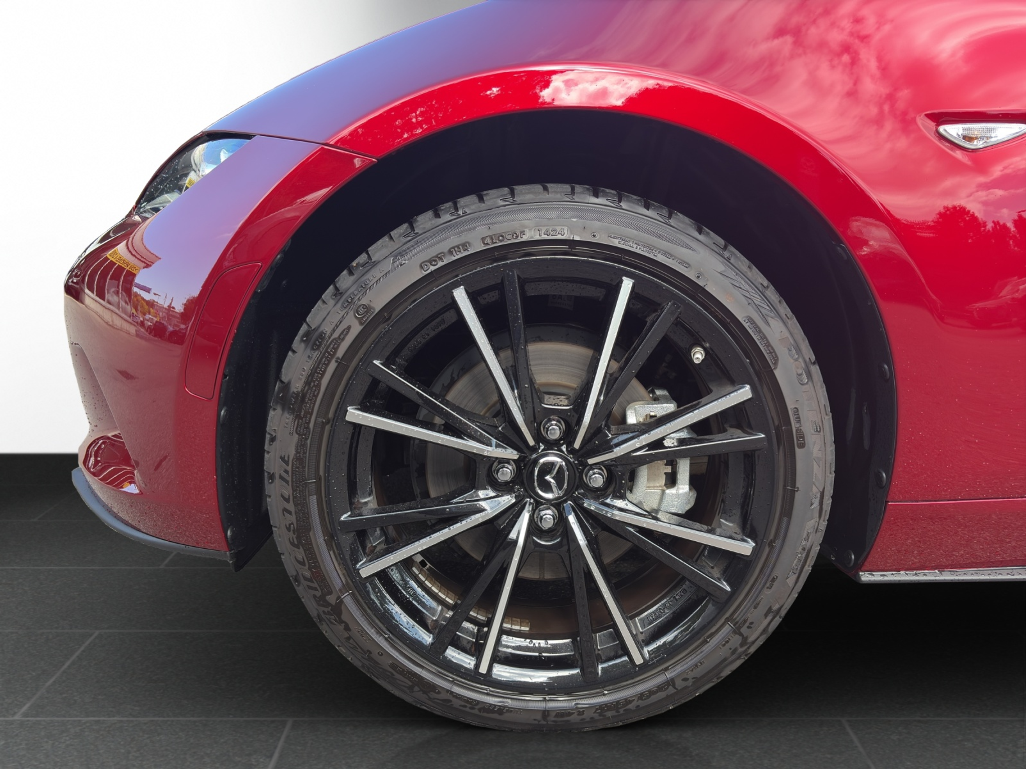 listing desktop thumbnail image 3