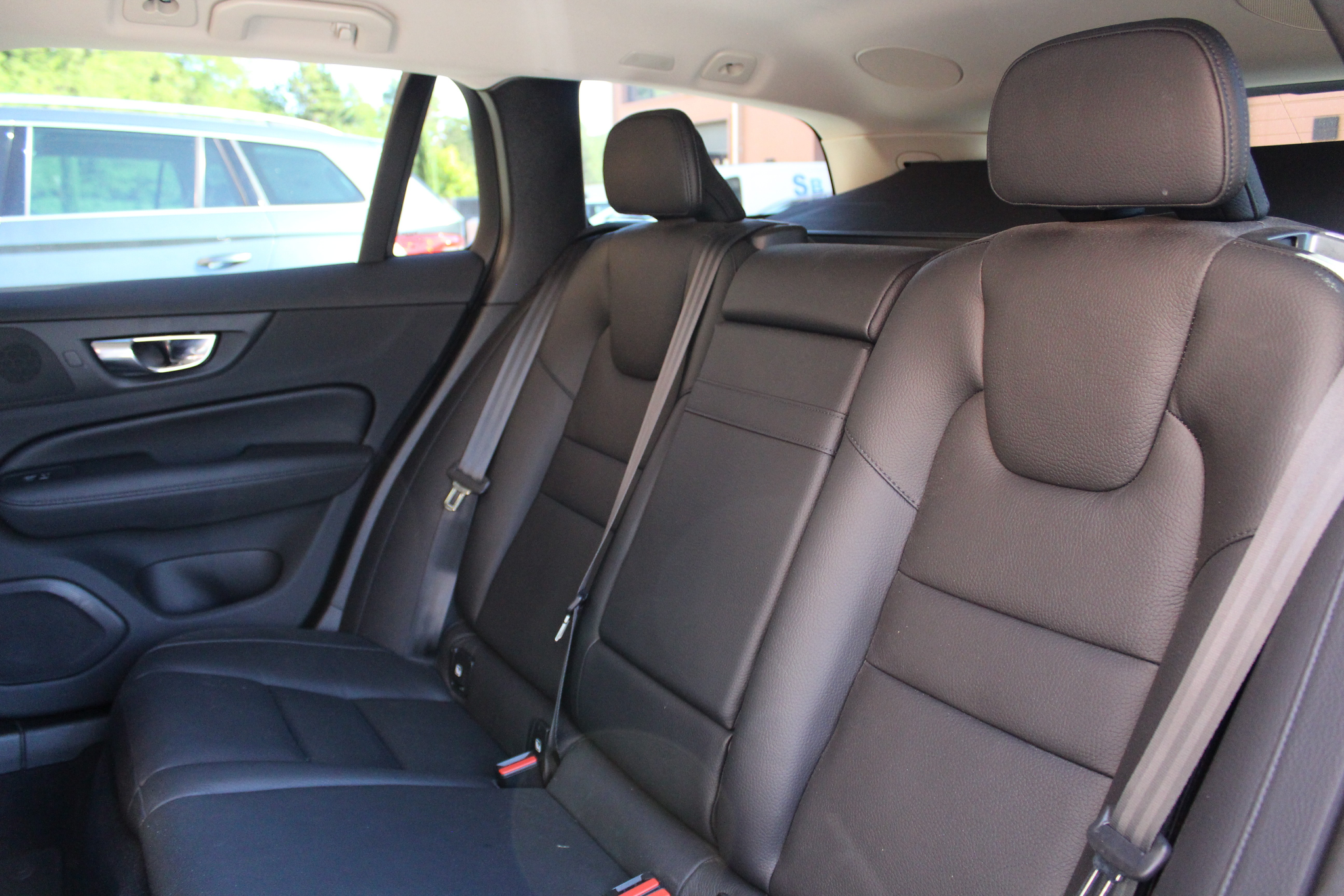 listing desktop thumbnail image 21