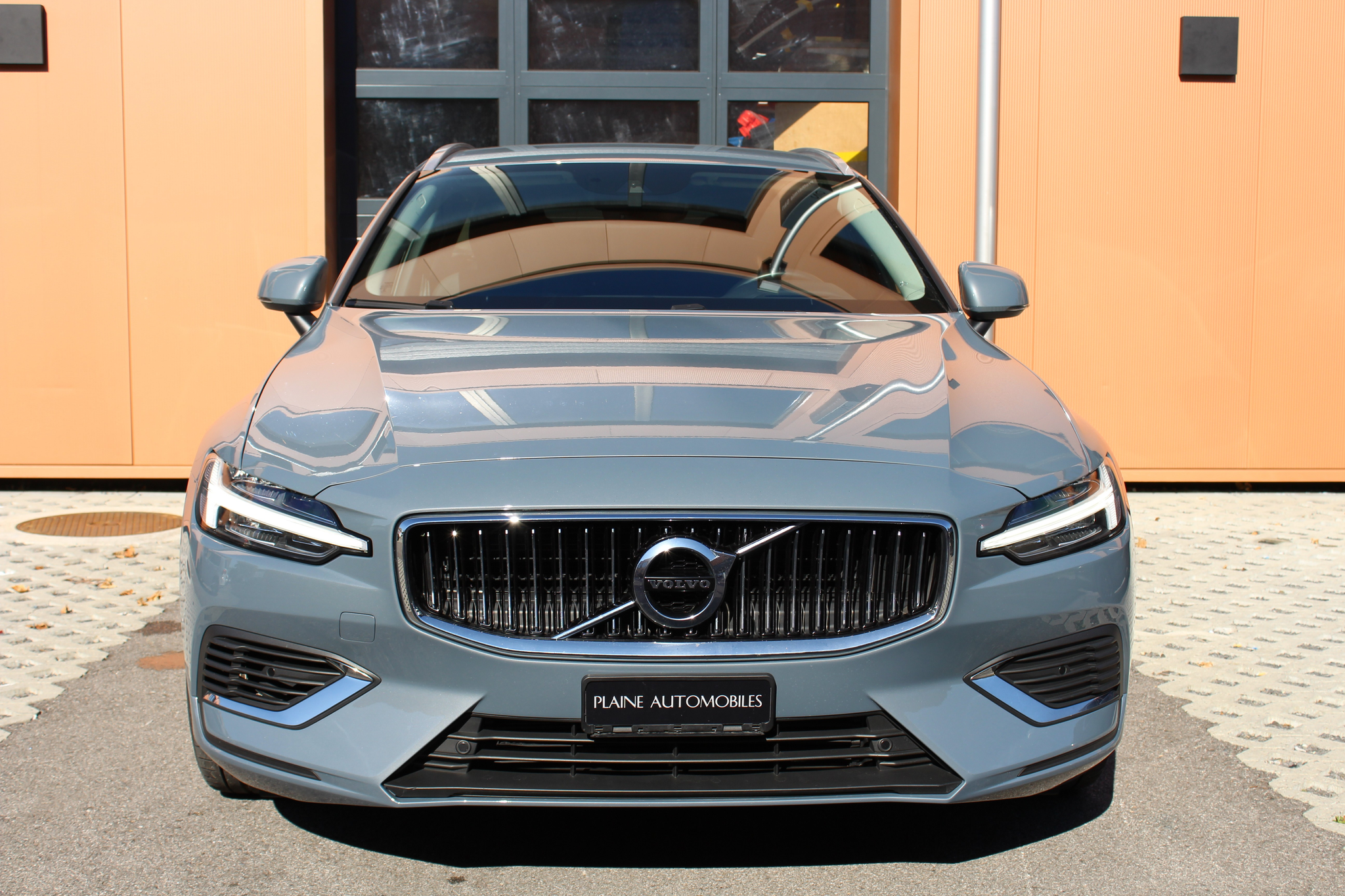 listing desktop thumbnail image 1