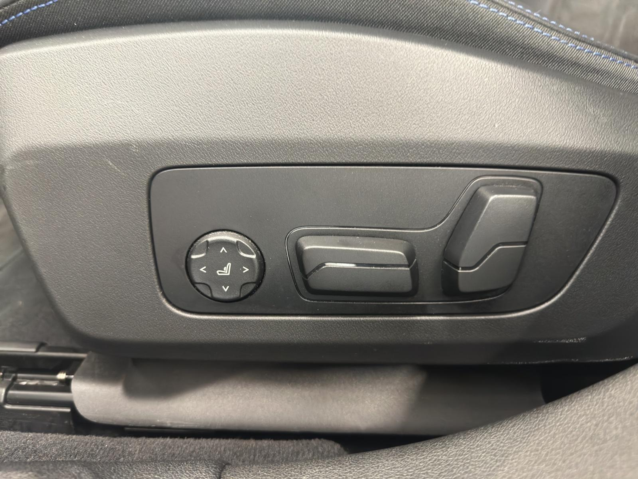 listing desktop thumbnail image 18