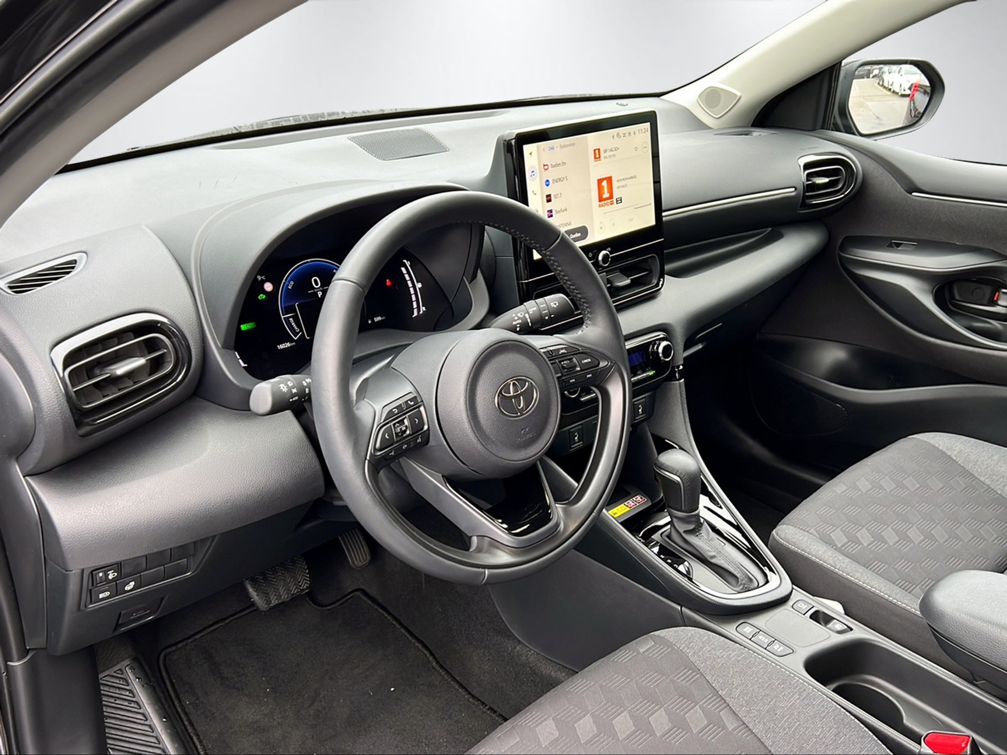 listing desktop thumbnail image 13