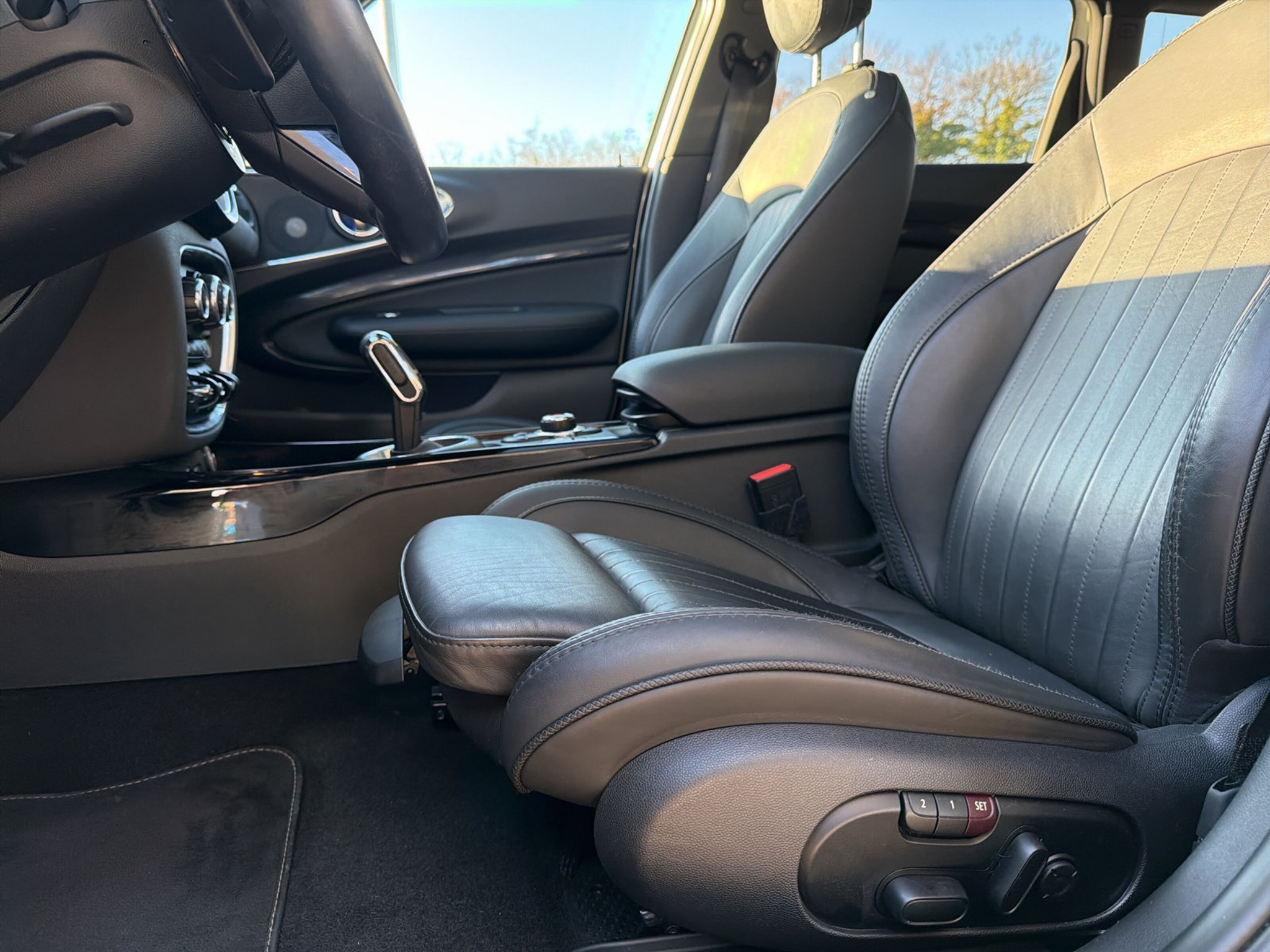 listing desktop thumbnail image 18