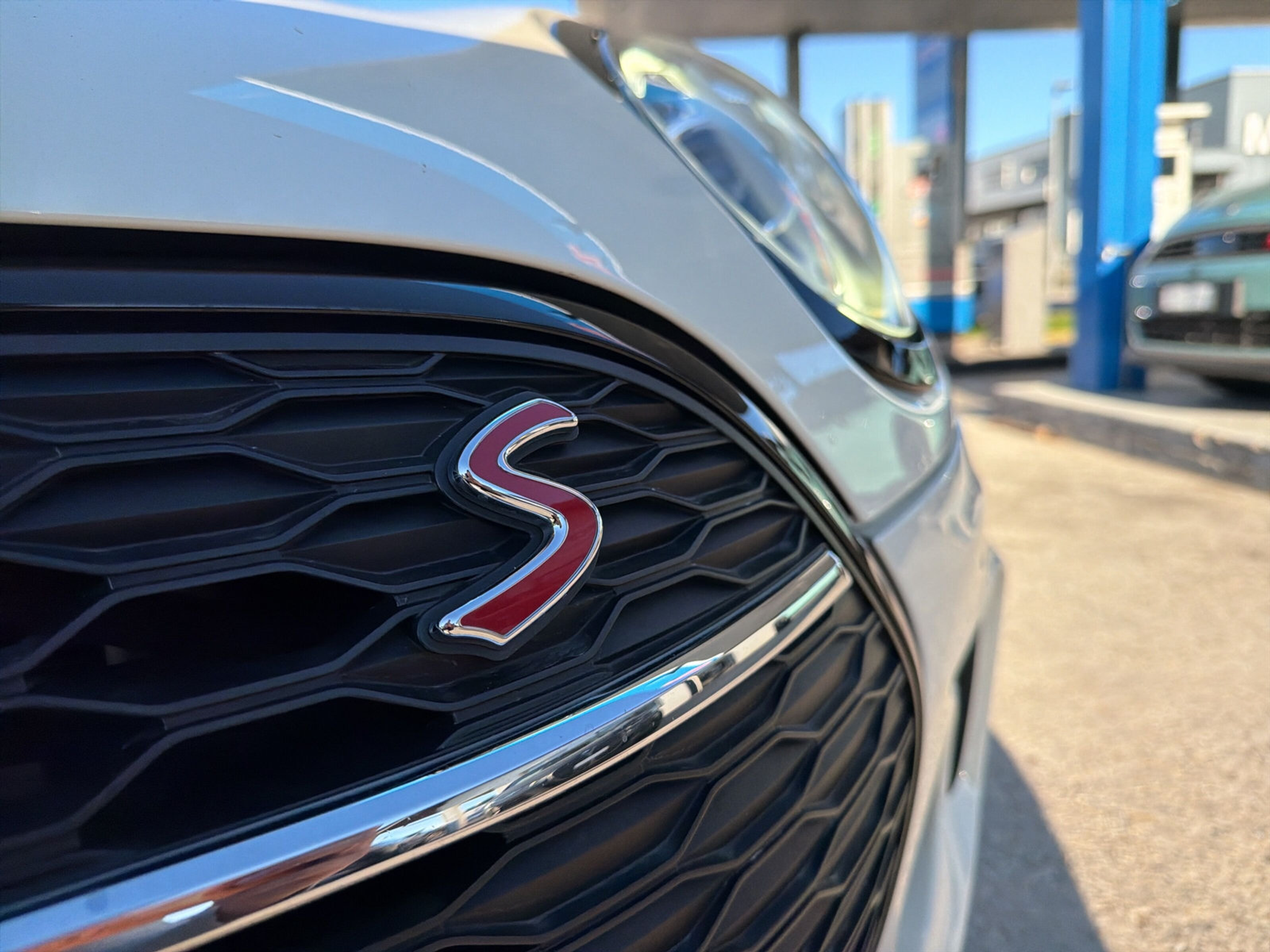 listing desktop thumbnail image 17