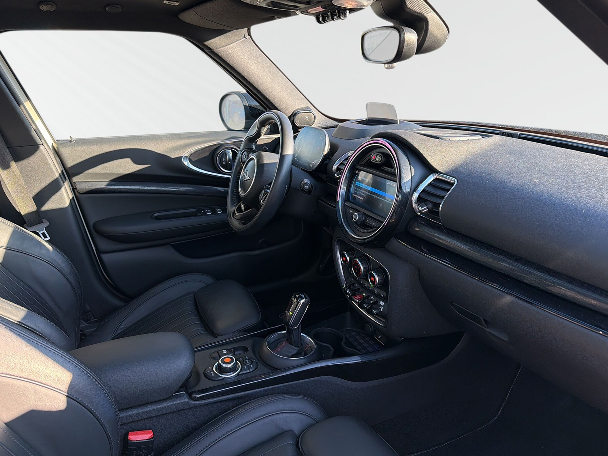 listing desktop thumbnail image 4