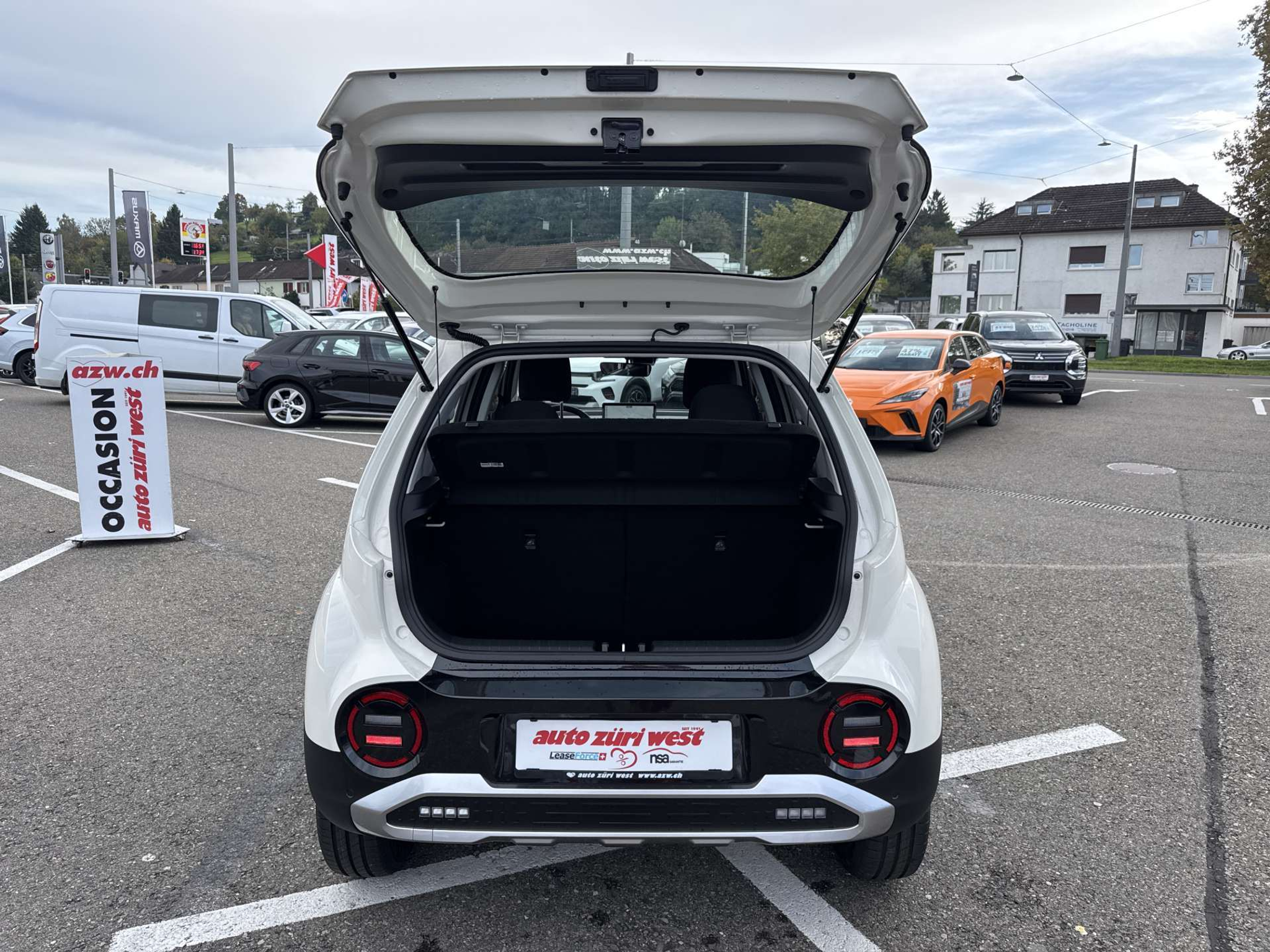 listing desktop thumbnail image 6