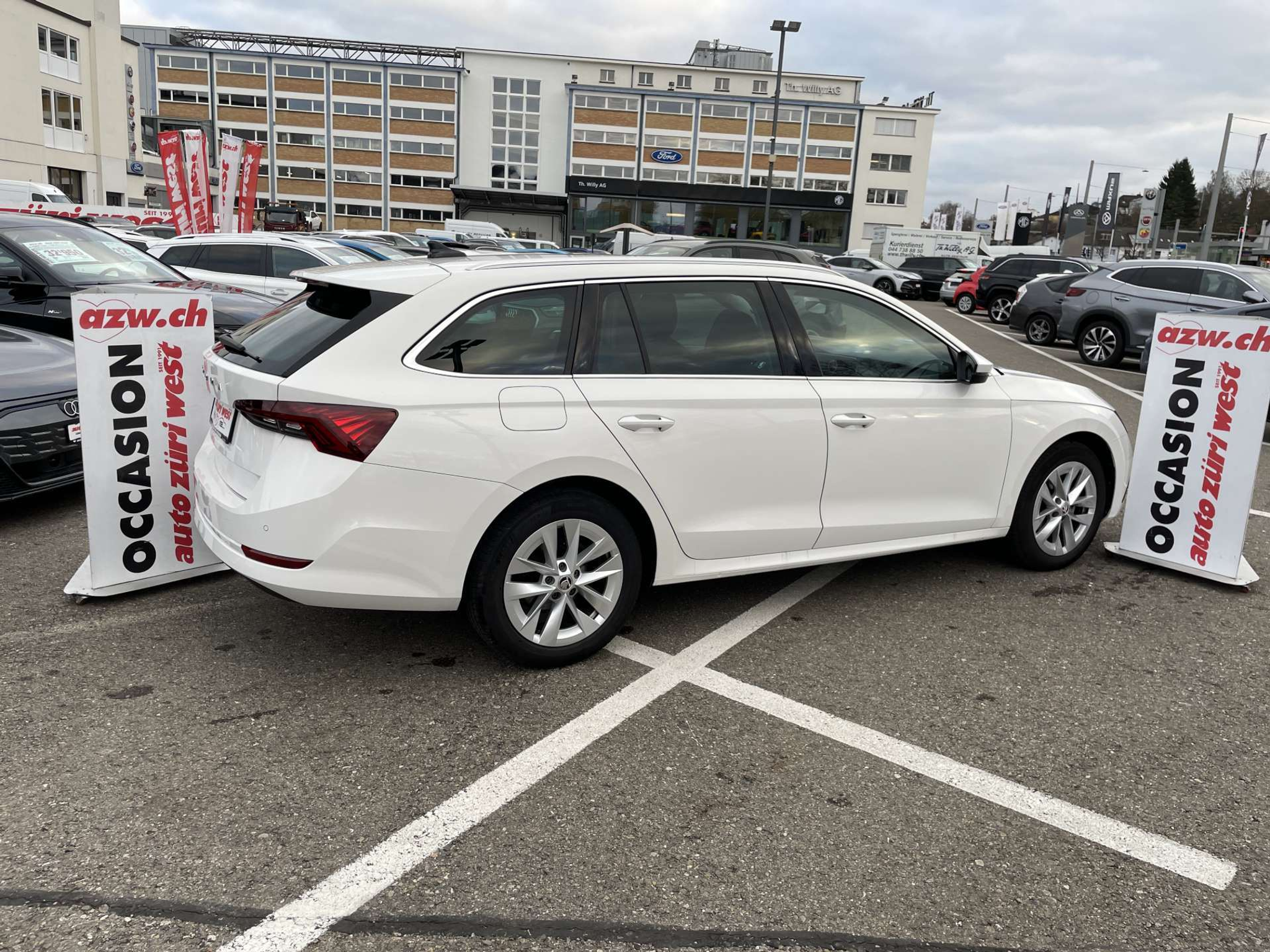 listing desktop thumbnail image 2