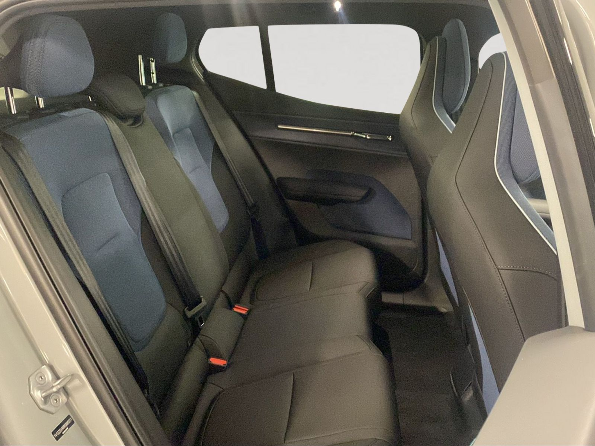 listing desktop thumbnail image 10