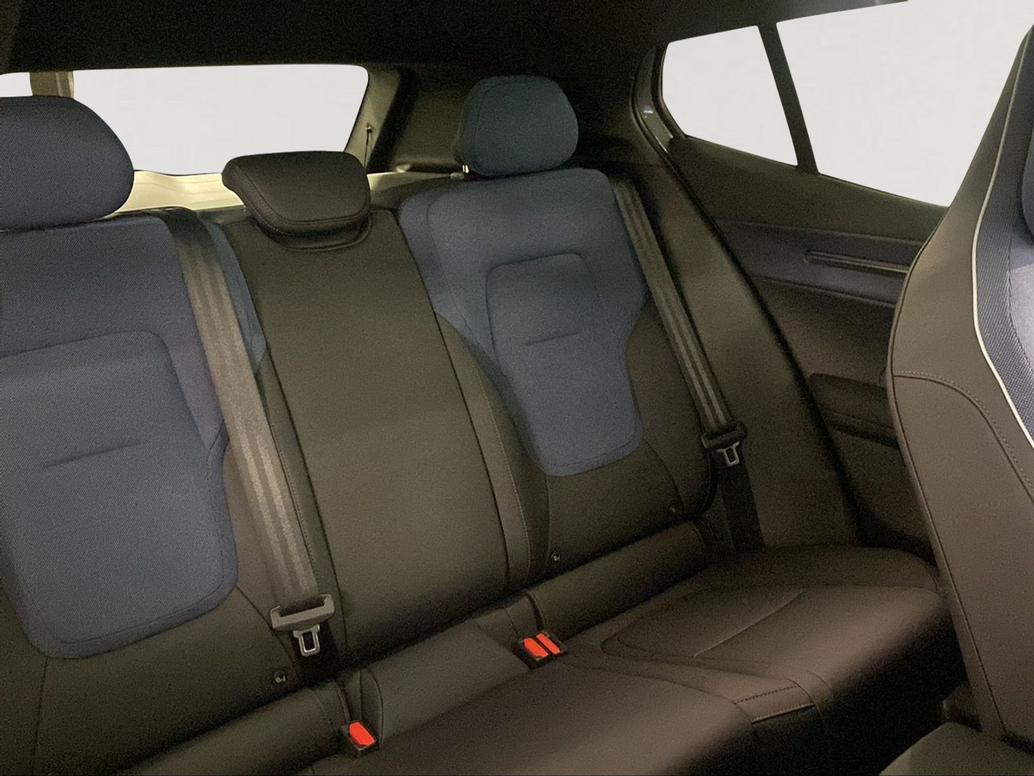 listing desktop thumbnail image 11