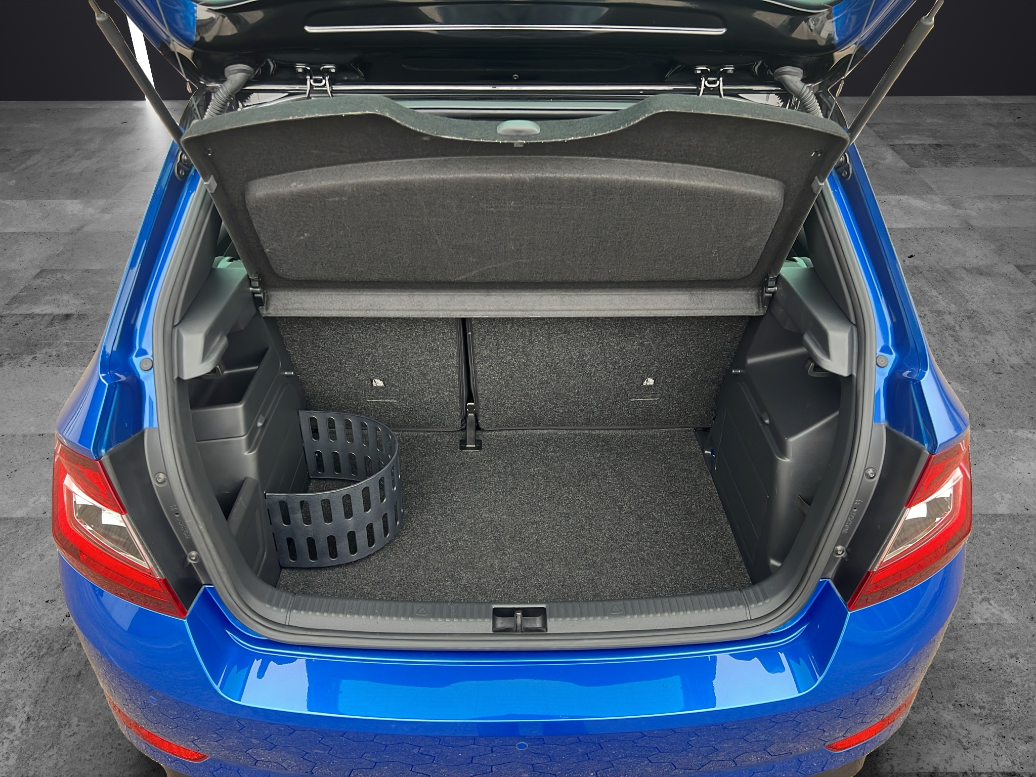 listing desktop thumbnail image 11