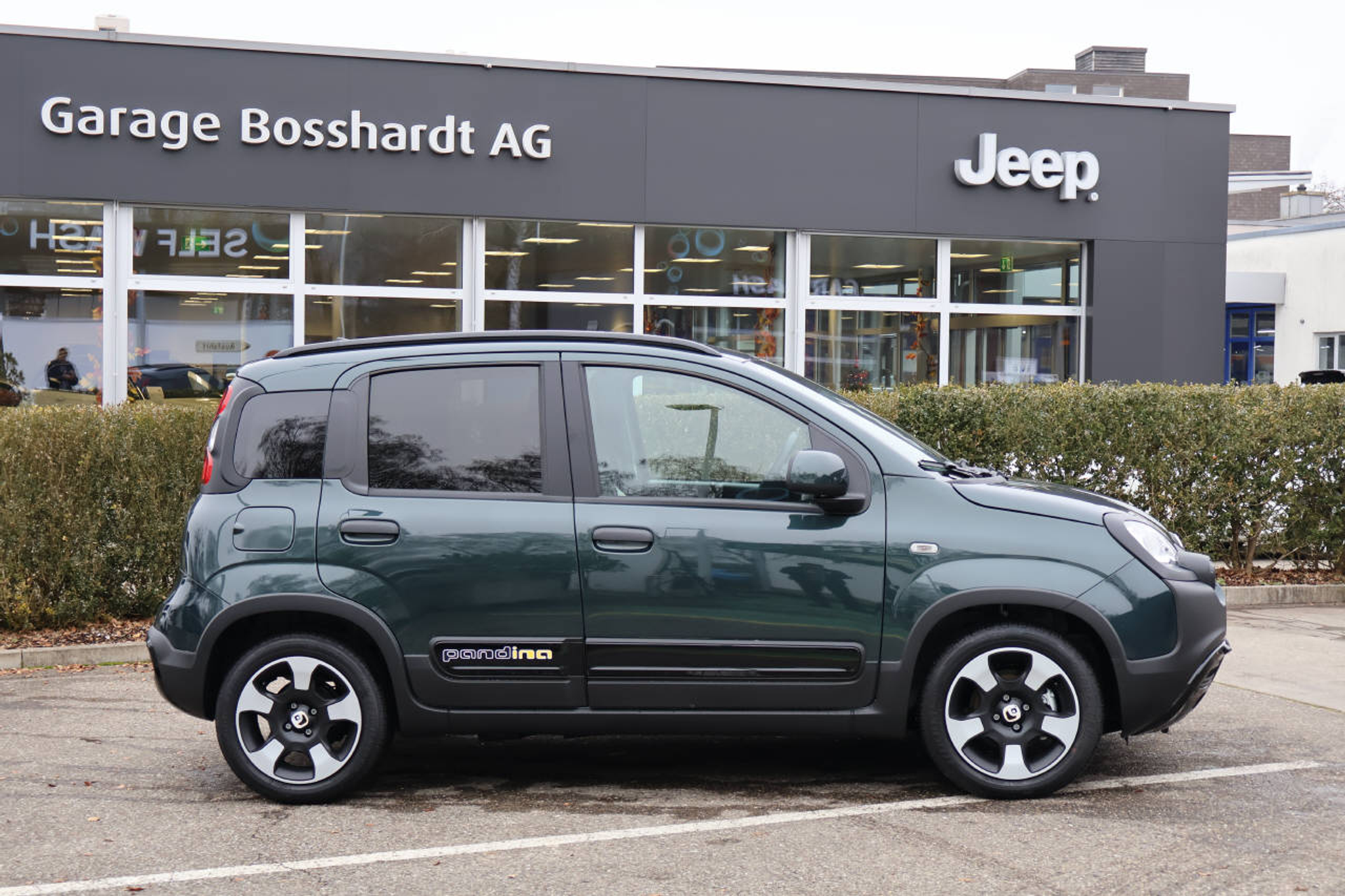 listing desktop thumbnail image 1