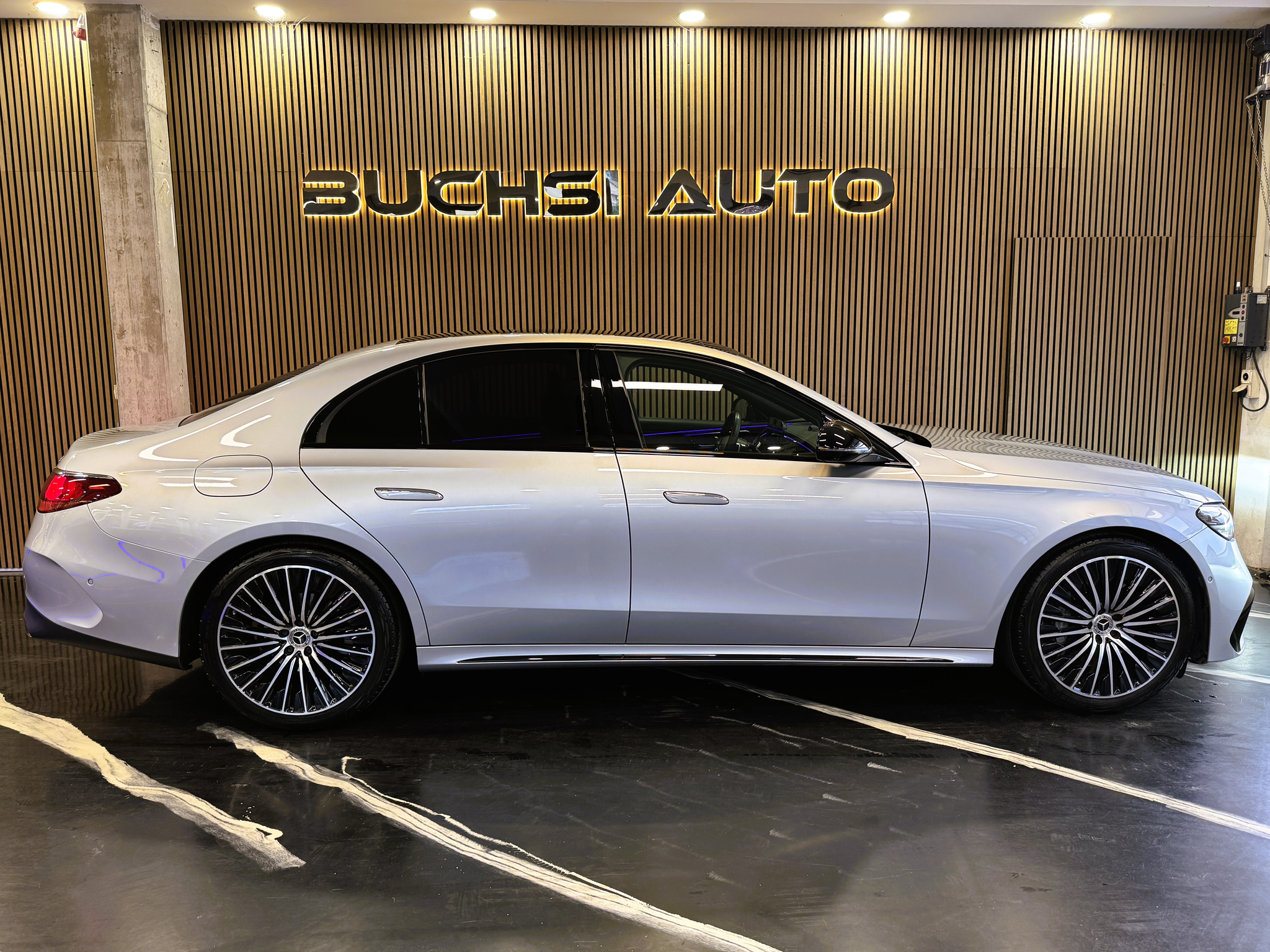 listing desktop thumbnail image 4