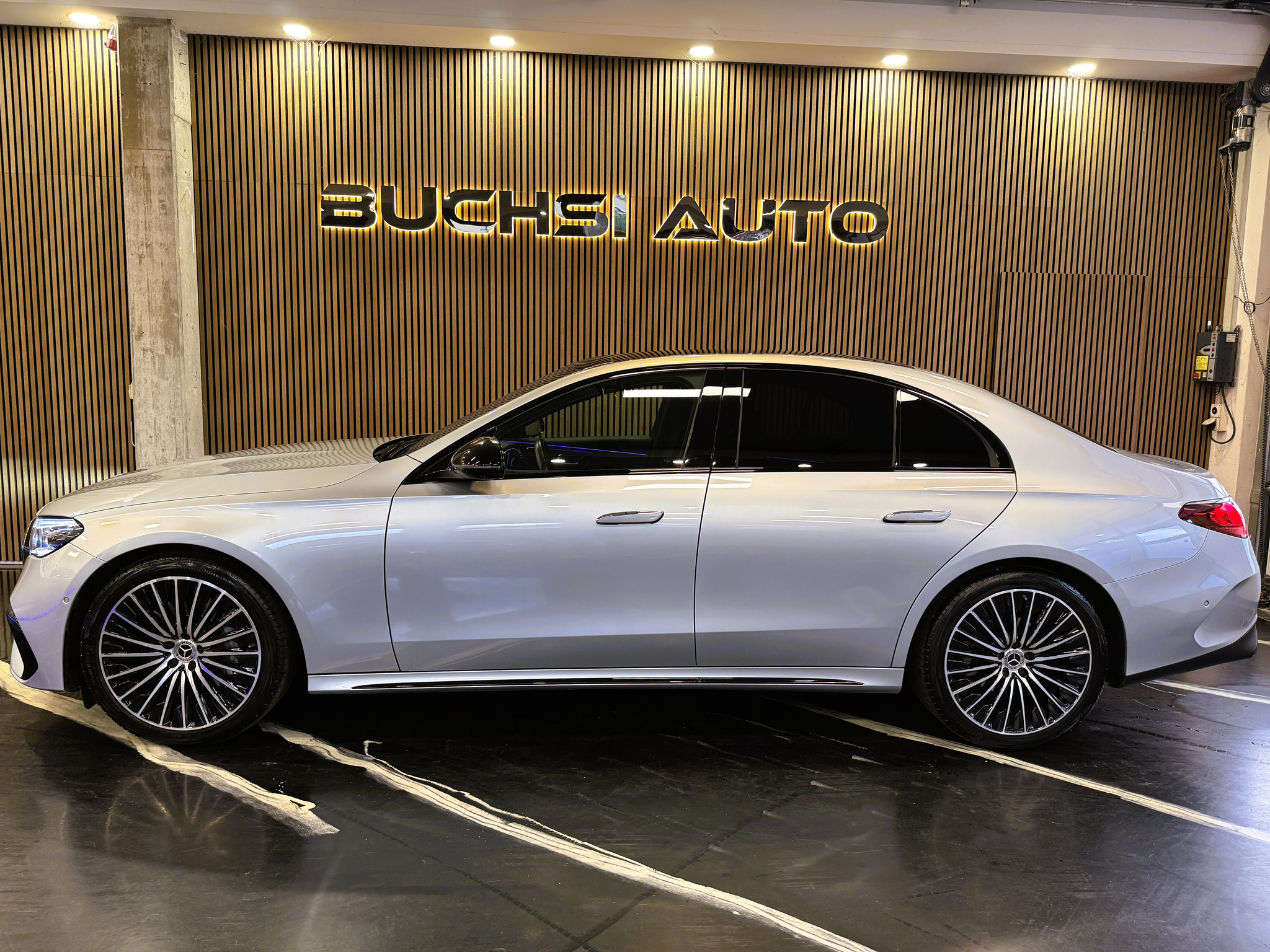 listing desktop thumbnail image 9