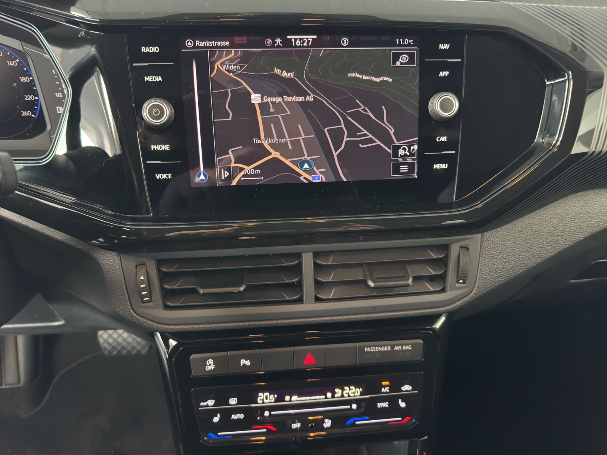 listing desktop thumbnail image 10