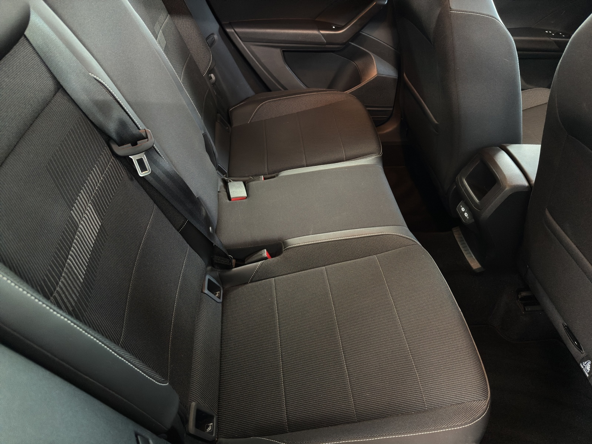 listing desktop thumbnail image 11