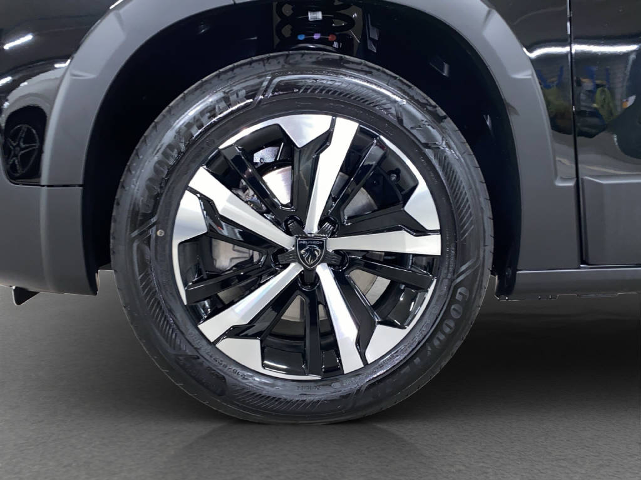 listing desktop thumbnail image 14