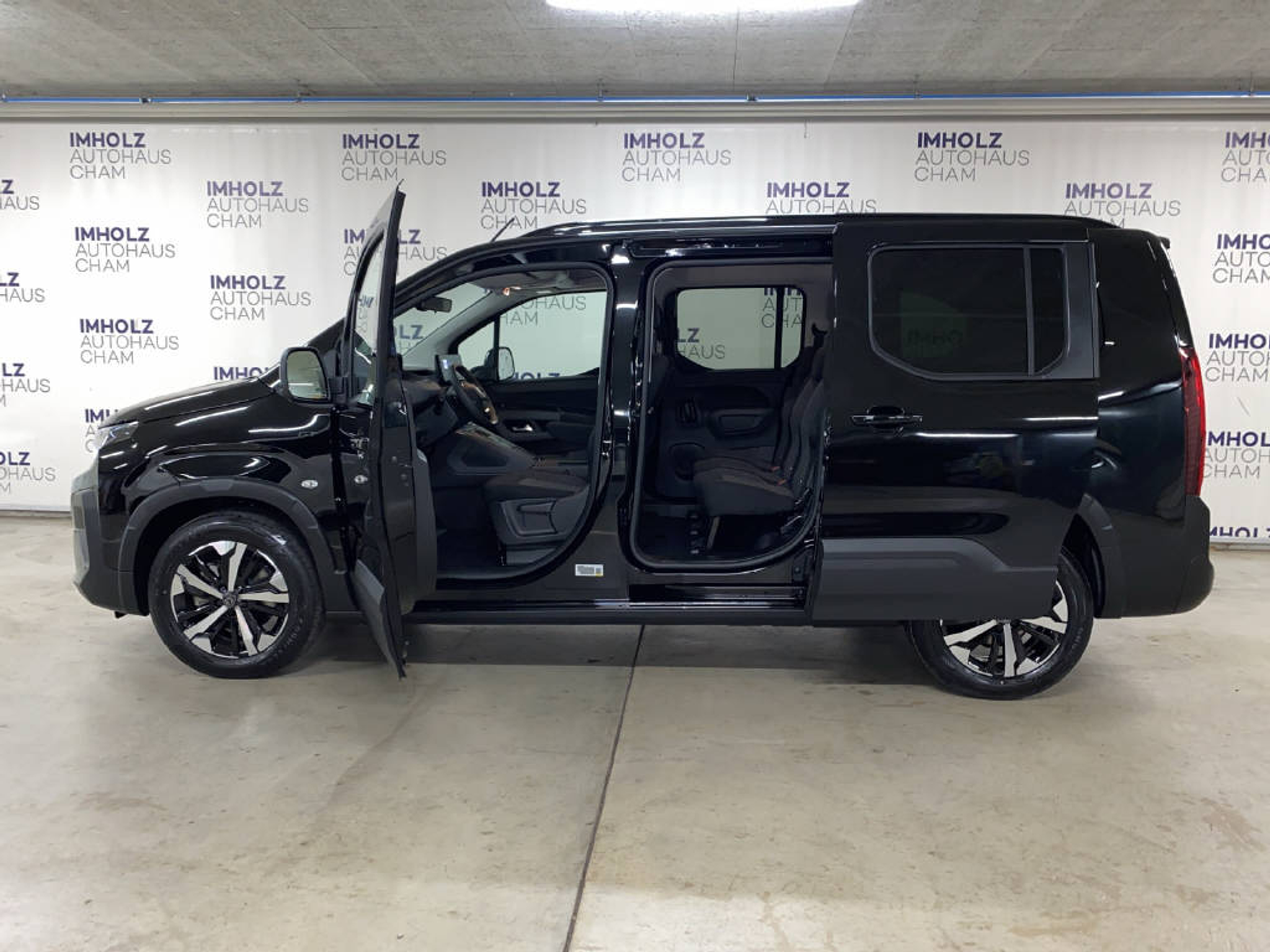 listing desktop thumbnail image 15