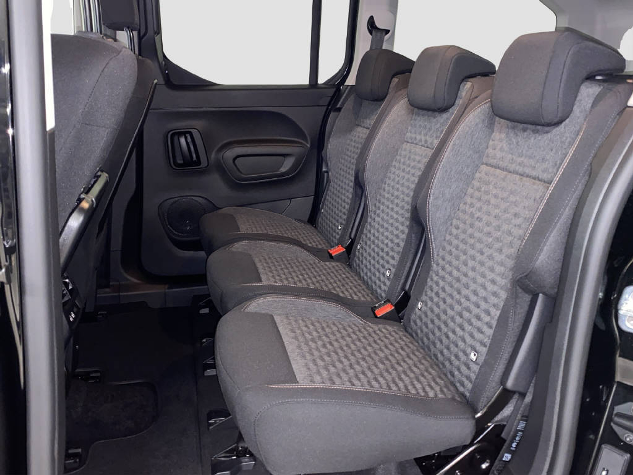 listing desktop thumbnail image 12