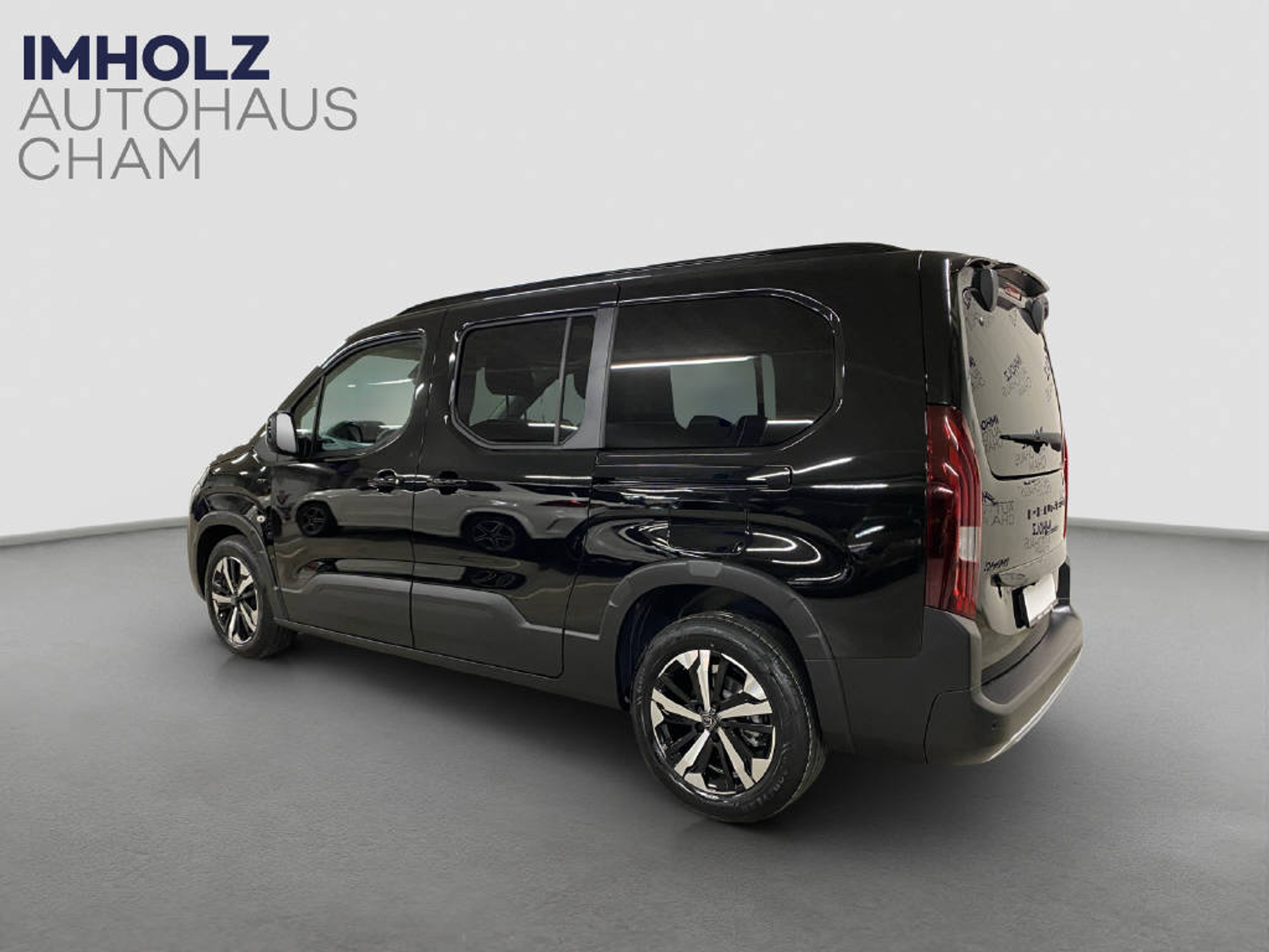 listing desktop thumbnail image 2