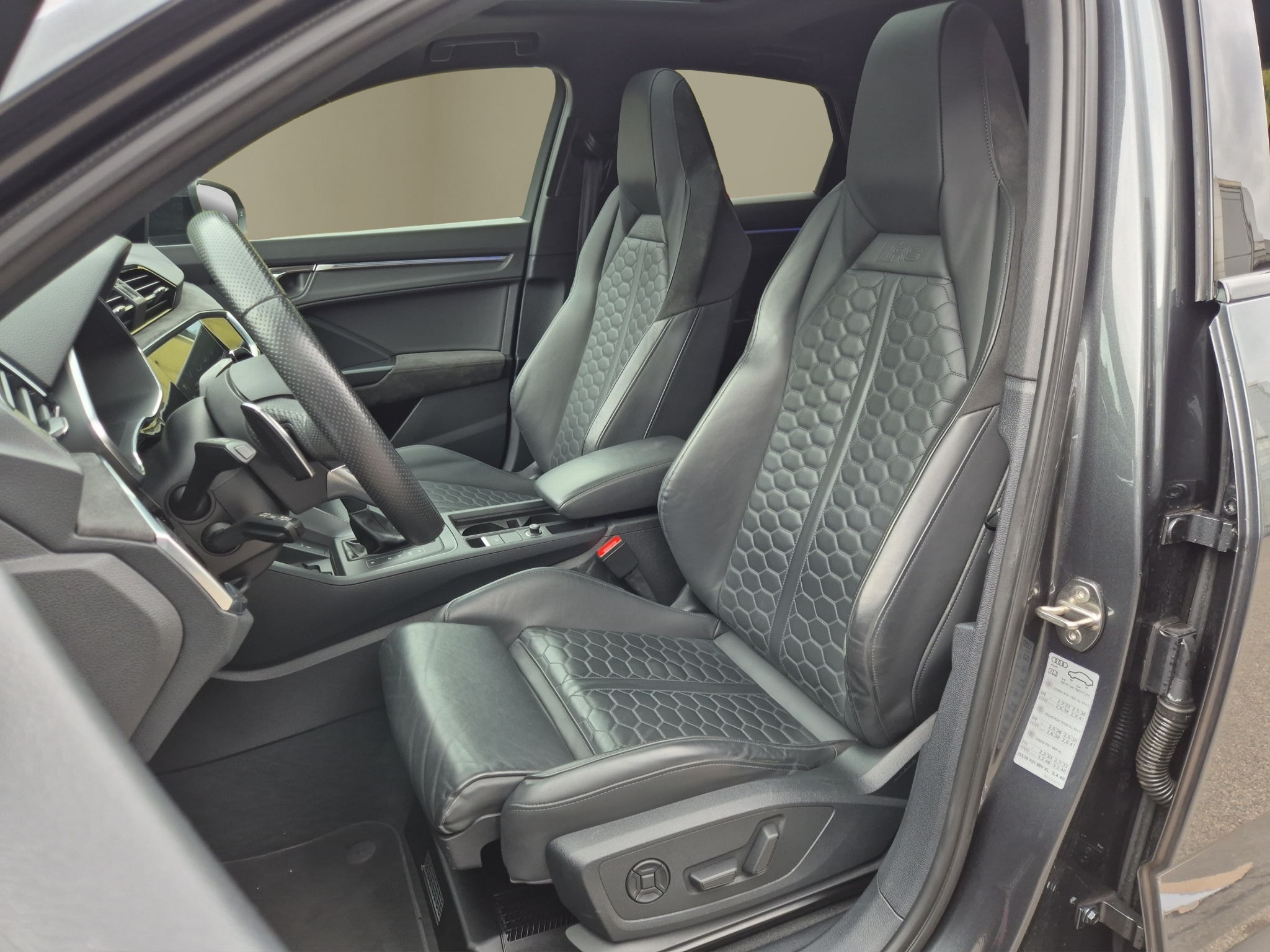 listing desktop thumbnail image 8