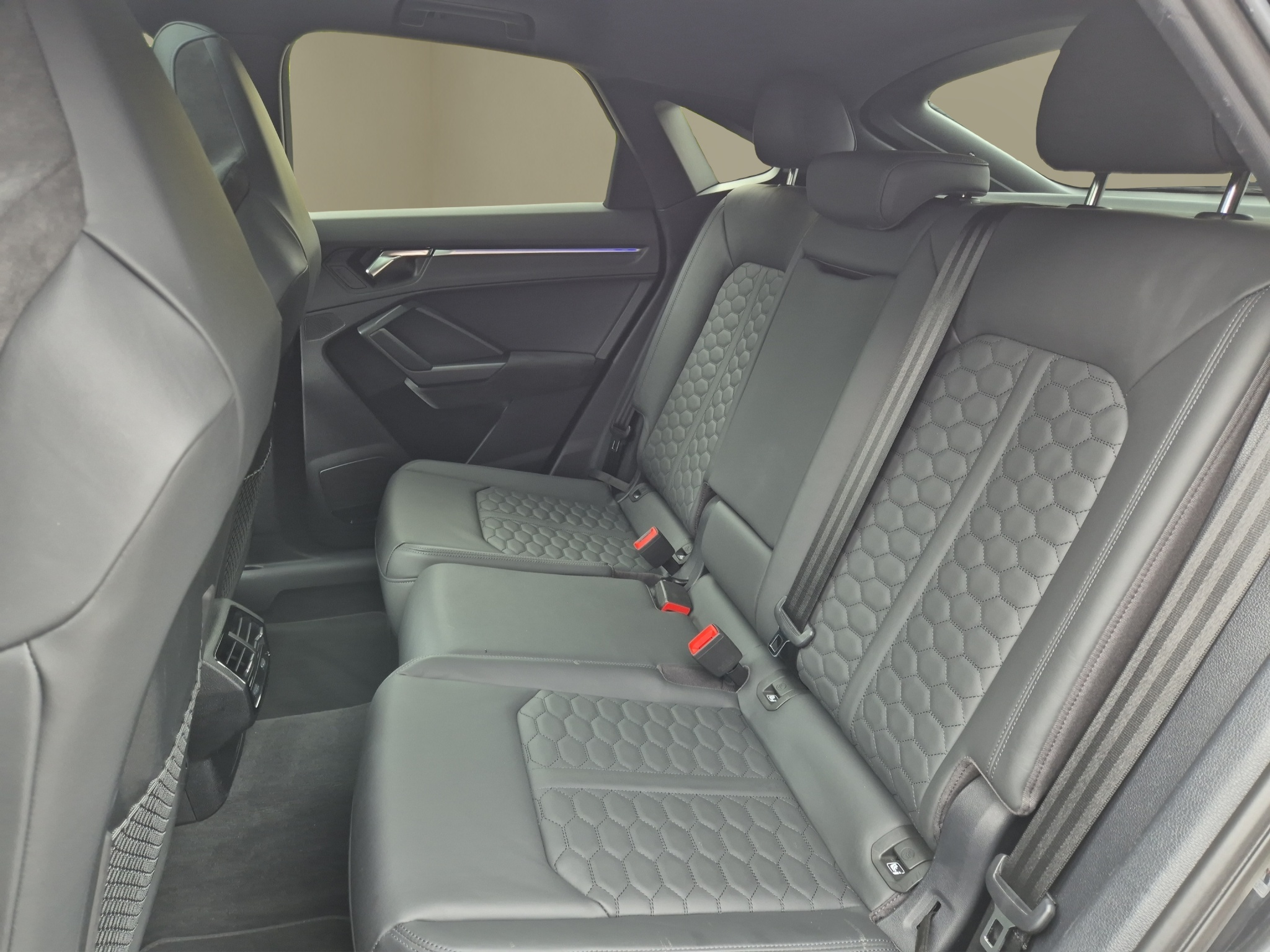 listing desktop thumbnail image 14