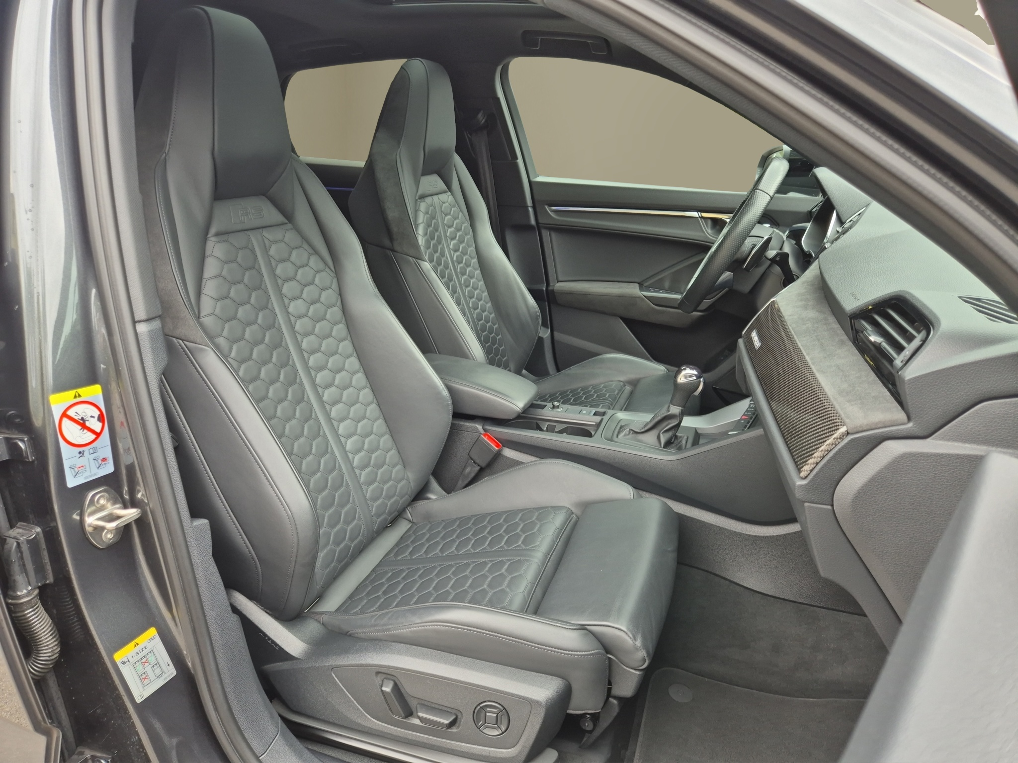 listing desktop thumbnail image 15