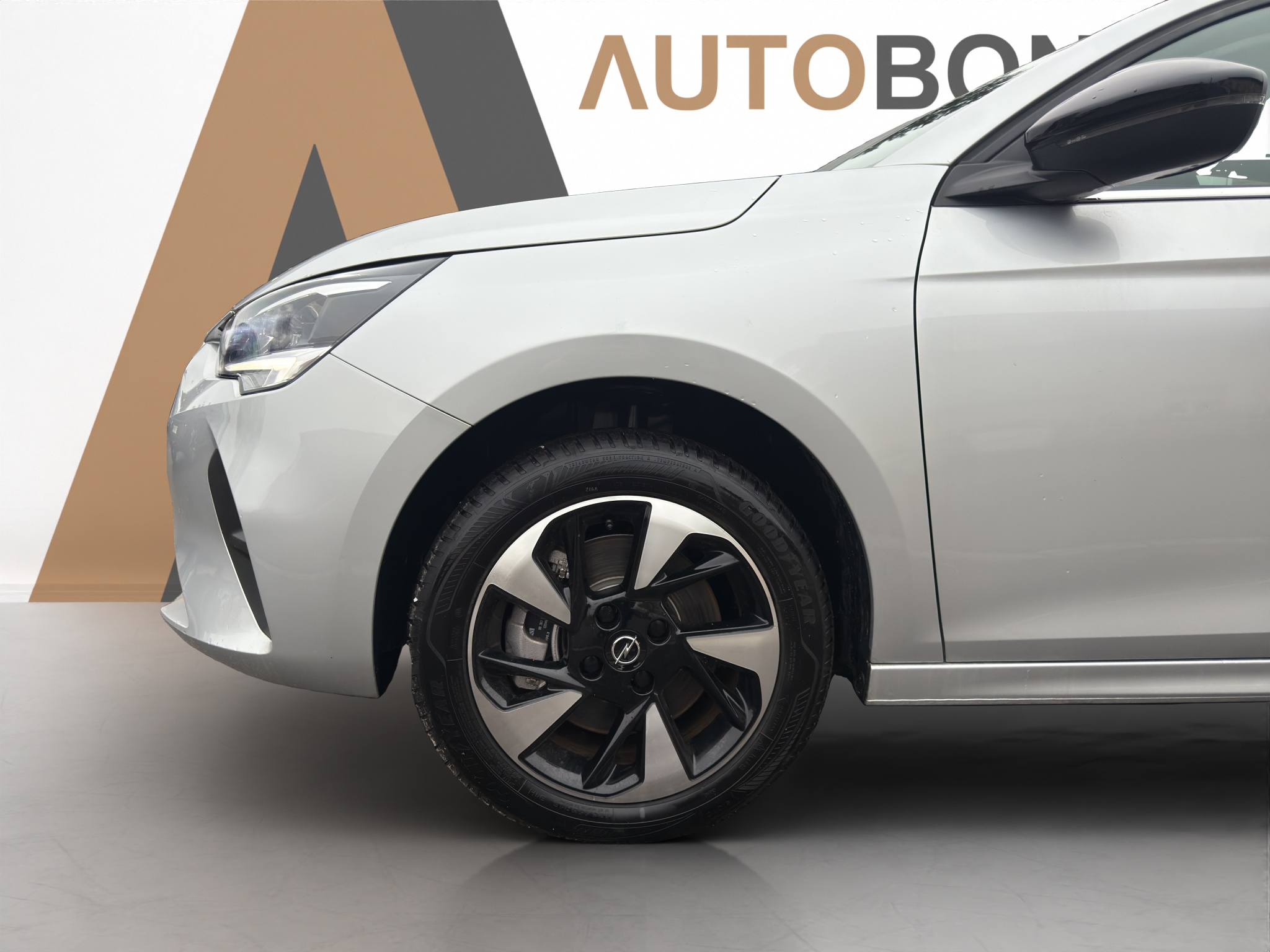 listing desktop thumbnail image 18