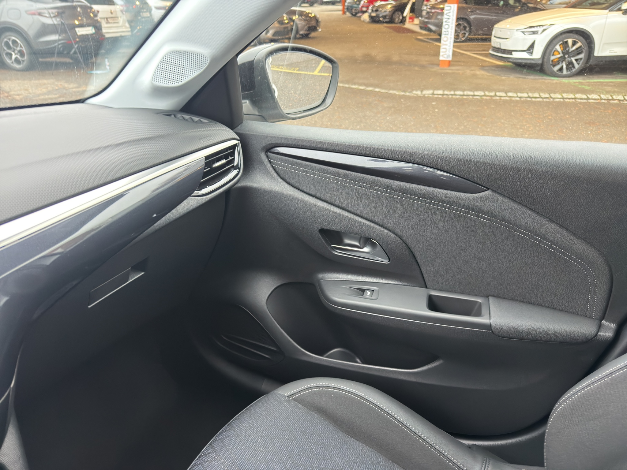 listing desktop thumbnail image 23