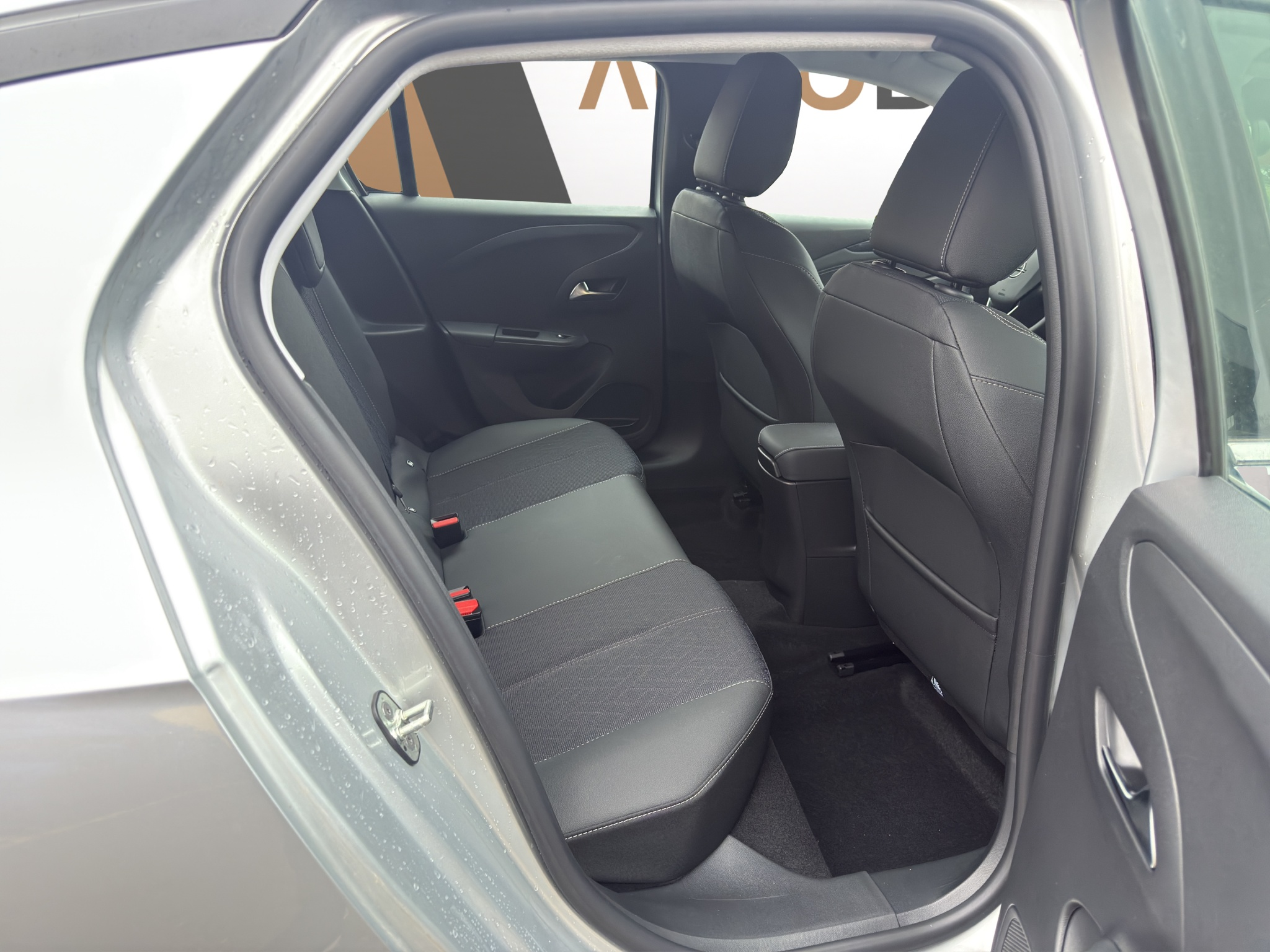 listing desktop thumbnail image 11