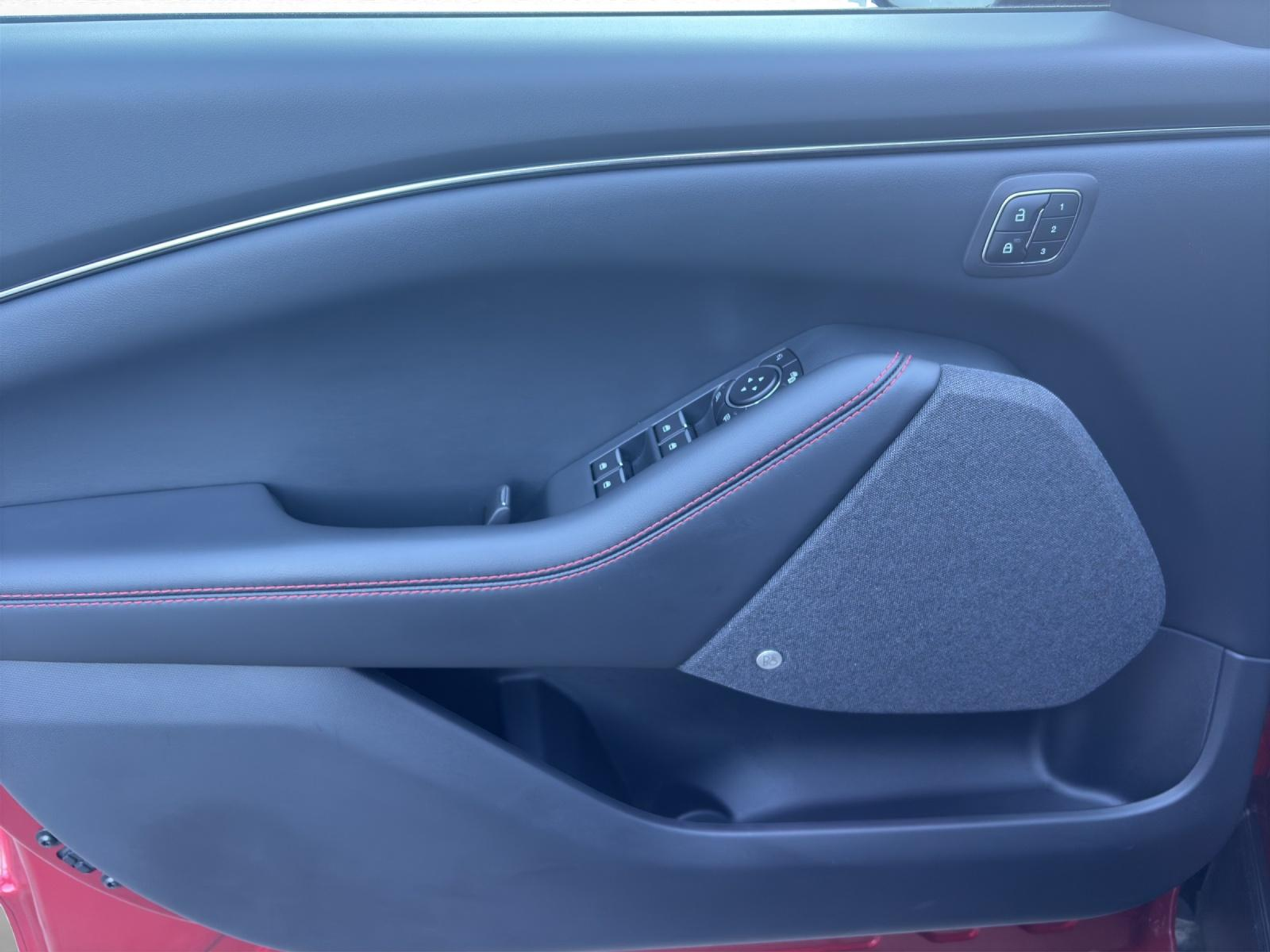 listing desktop thumbnail image 16