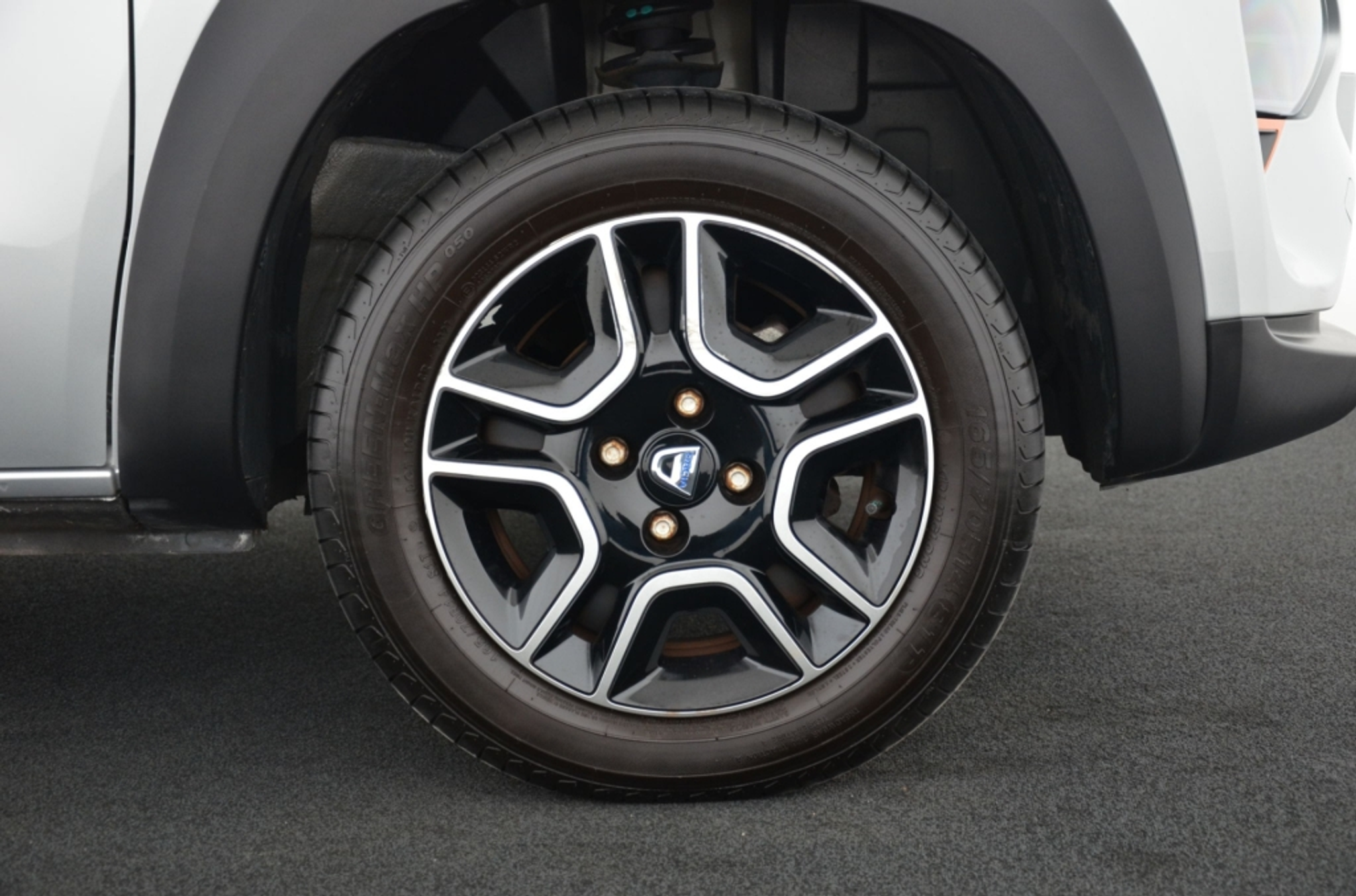 listing desktop thumbnail image 9