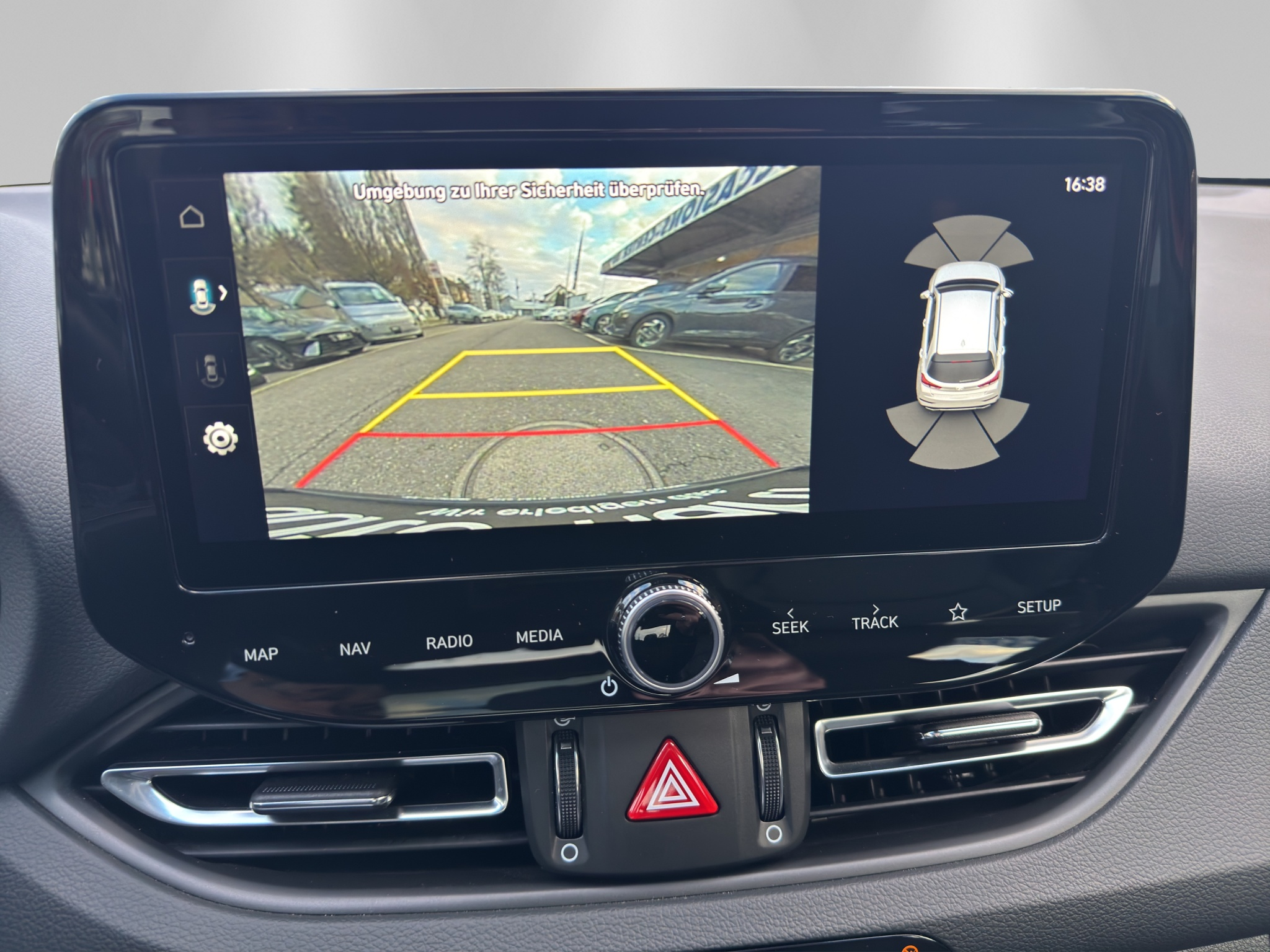 listing desktop thumbnail image 17