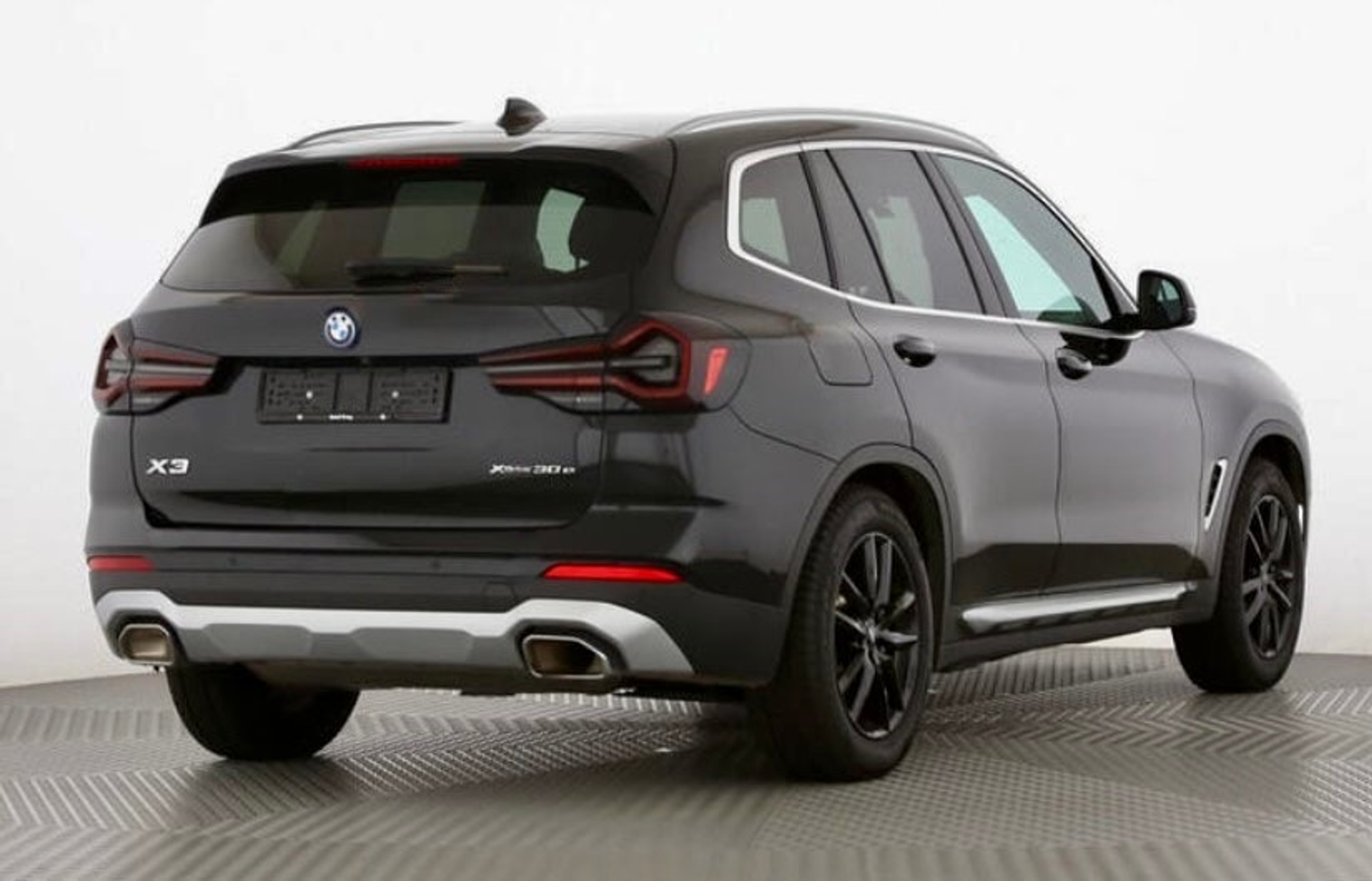 listing desktop thumbnail image 2